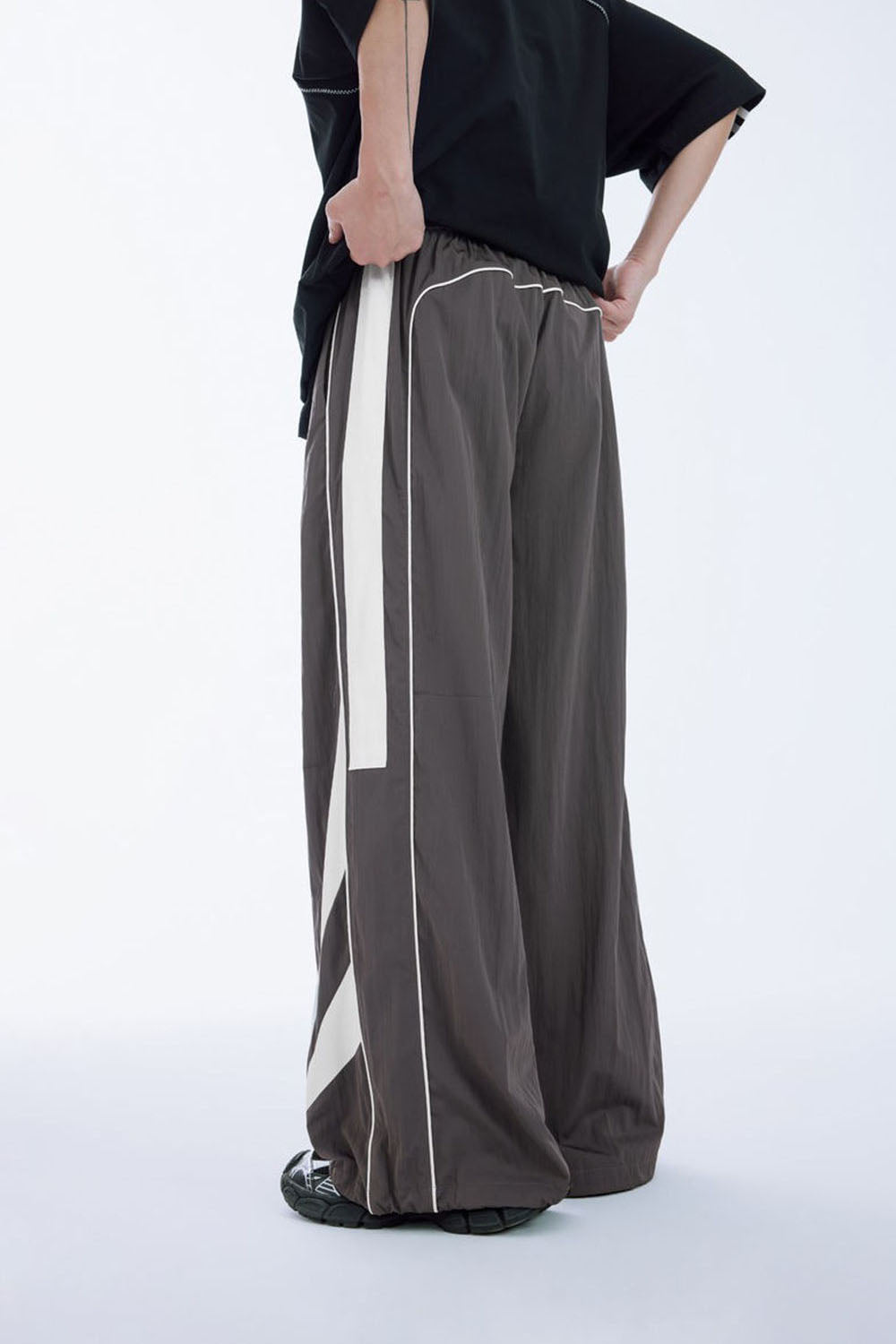 Men's Avant-Garde Sport Striped Wide-Leg Waterproof Casual Pants