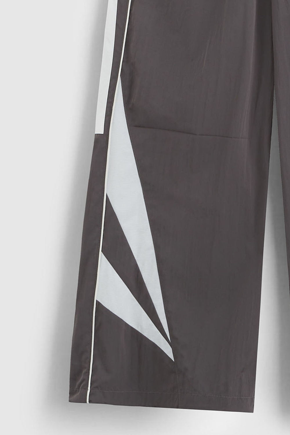Men's Avant-Garde Sport Striped Wide-Leg Waterproof Casual Pants