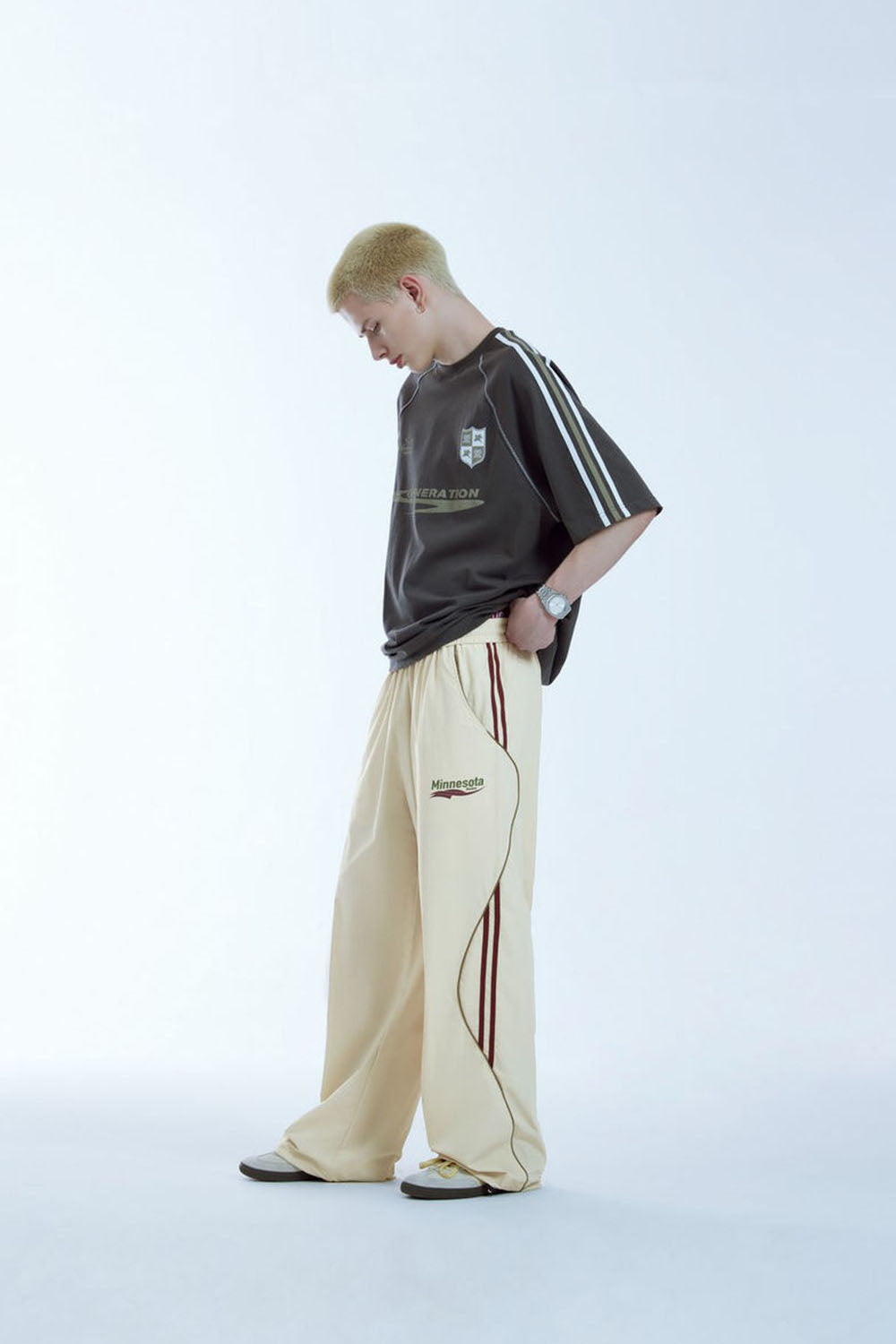 Arc-Cut Panel Wide-Leg Pants: Vintage-Inspired Sporty Loose Long Pants for Men