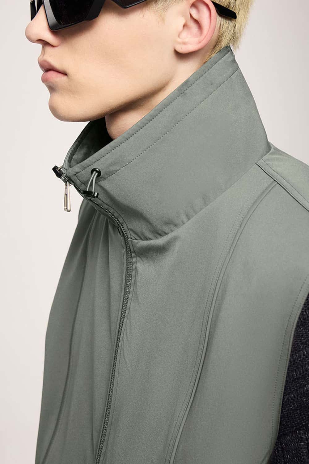 Two-Way Zip Drawcord Stand-Collar Utility Vest in Gray - collar detail