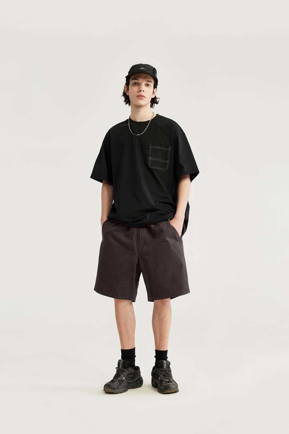 High-Colorfastness Washed Reversible Cotton Shorts in Coffee - full-length front modeled view