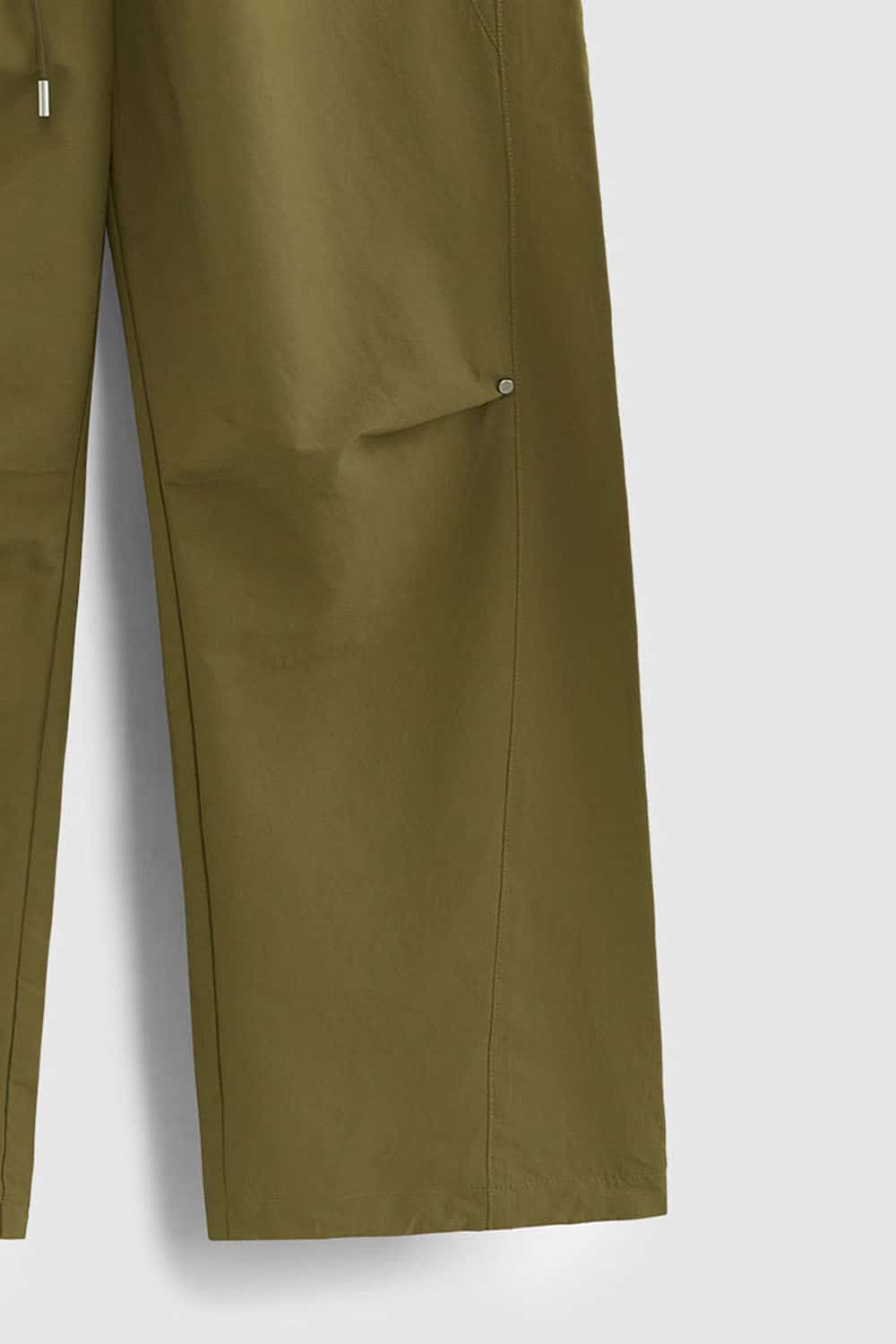 Double-Pleated Rivet-Detail Wide-Leg Cargo Pants in Green - front modeled view