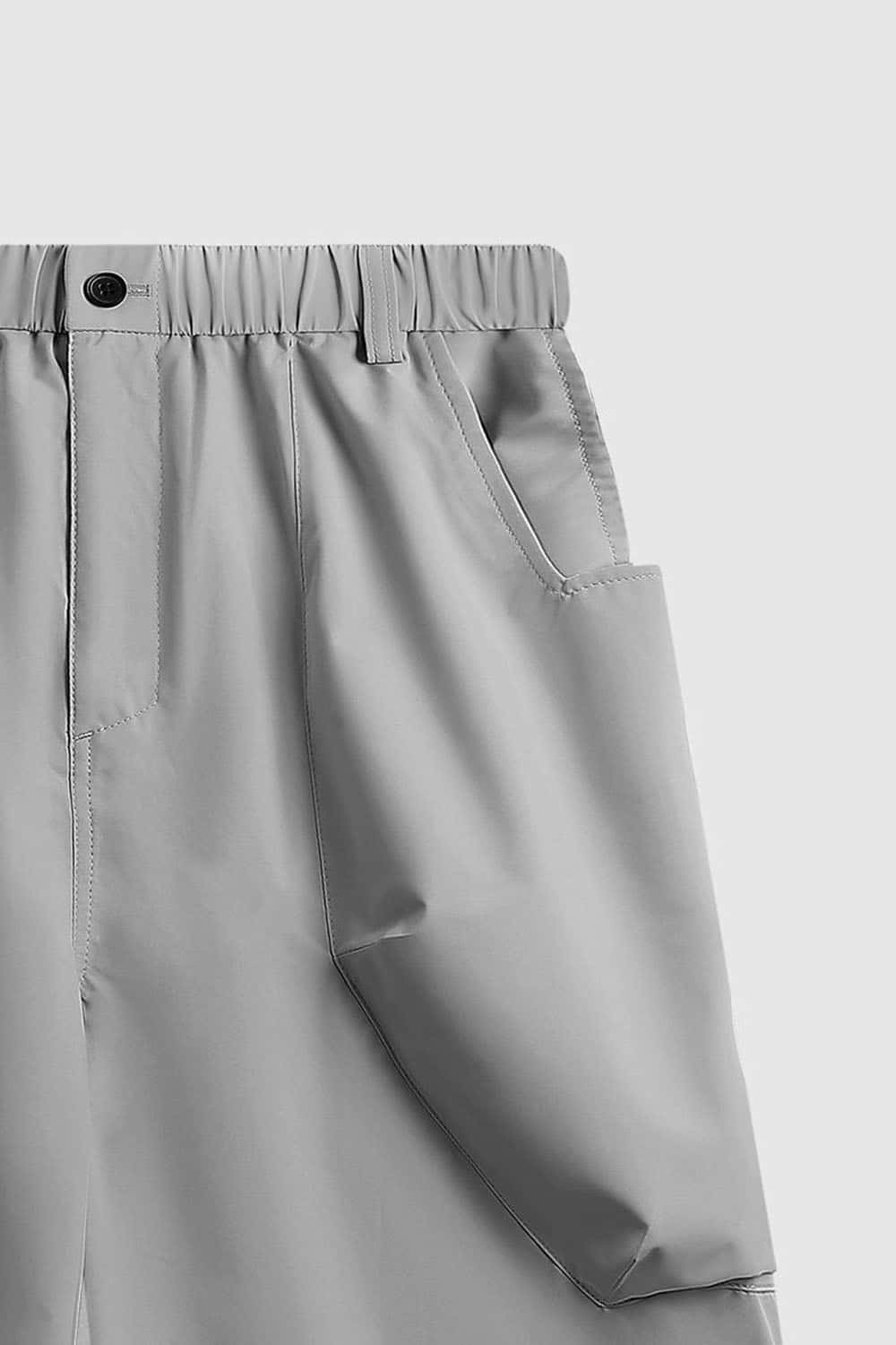 Loose-Fit Multi-Pocket Cargo Shorts in Light Gray - product detail close-up