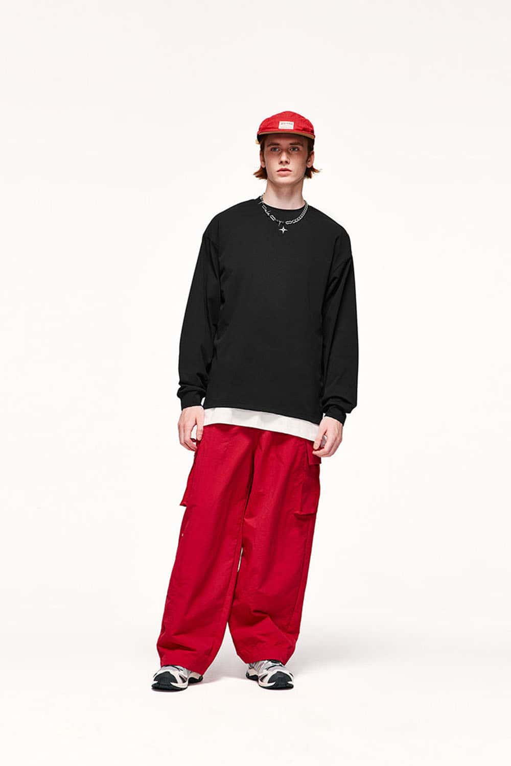 Quick-Drying Relaxed Drop-Shoulder Long-Sleeve T-Shirt in Black - full-length front modeled view