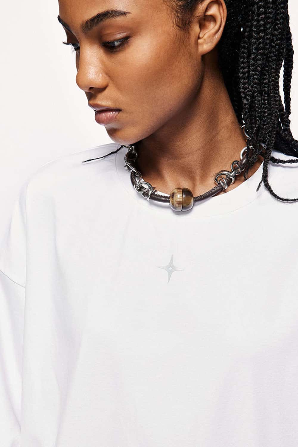 Quick-Drying Relaxed Drop-Shoulder Long-Sleeve T-Shirt in White - product detail close-up