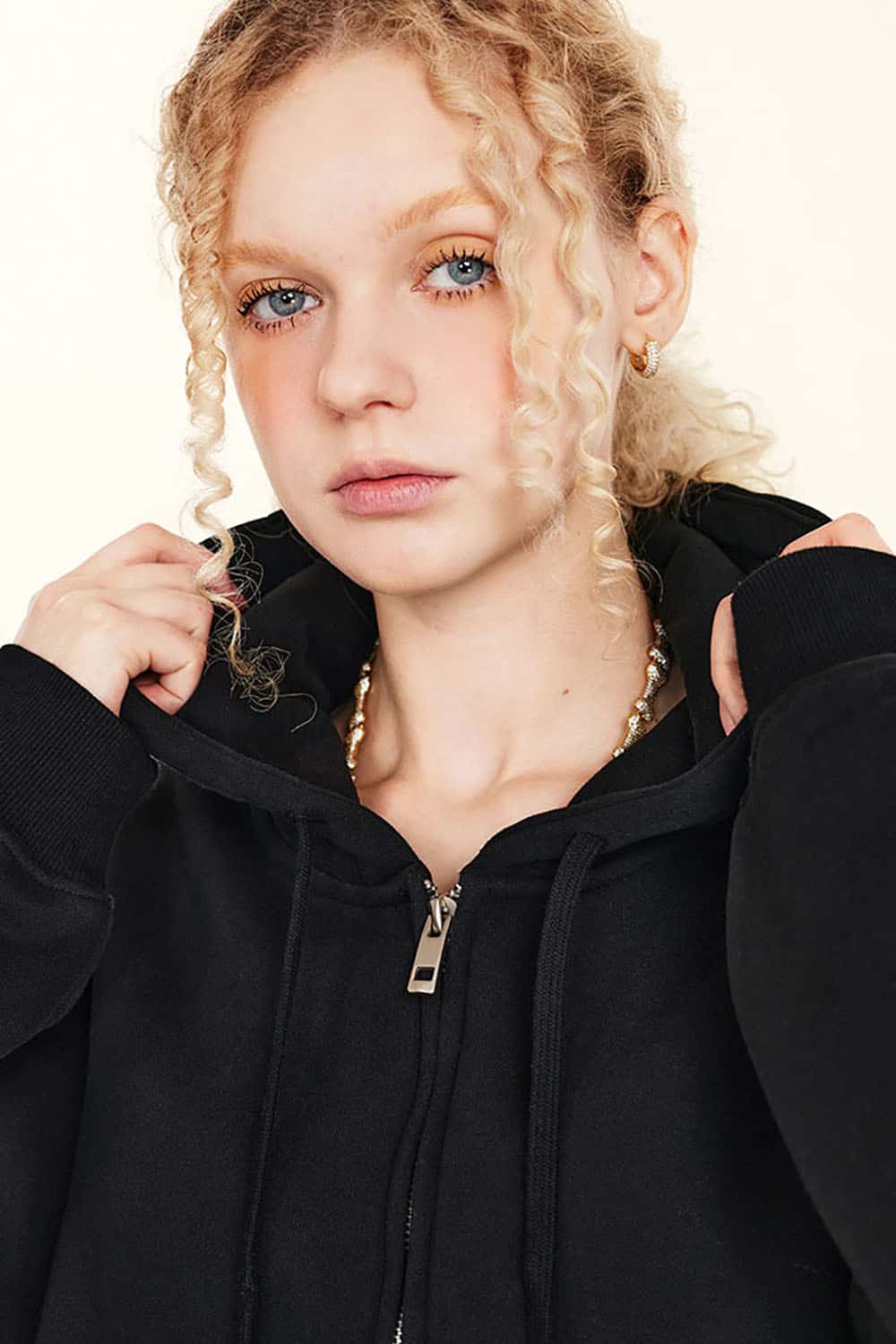 Relaxed Cropped Zip Hoodie - Black