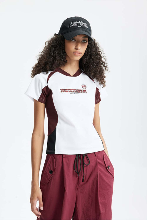 Graphic Color-Block Raglan-Sleeve Sporty T-Shirt in White - product detail close-up