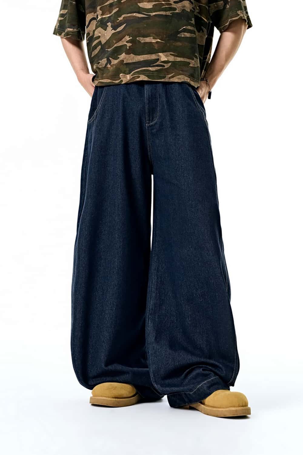 Street Style Baggy Jeans with Sickle-Shaped Wide Leg - Washed Denim