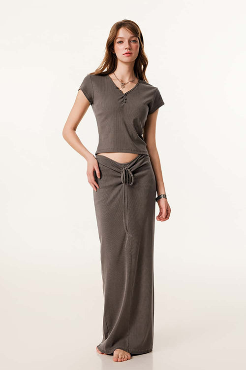 Buttoned V-Neck Fitted Tee - Coffee