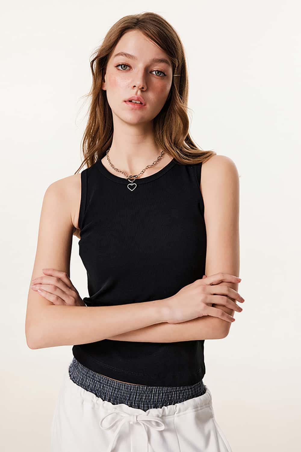 Sleek Slimming Sleeveless Tank Top for Layering or Outerwear