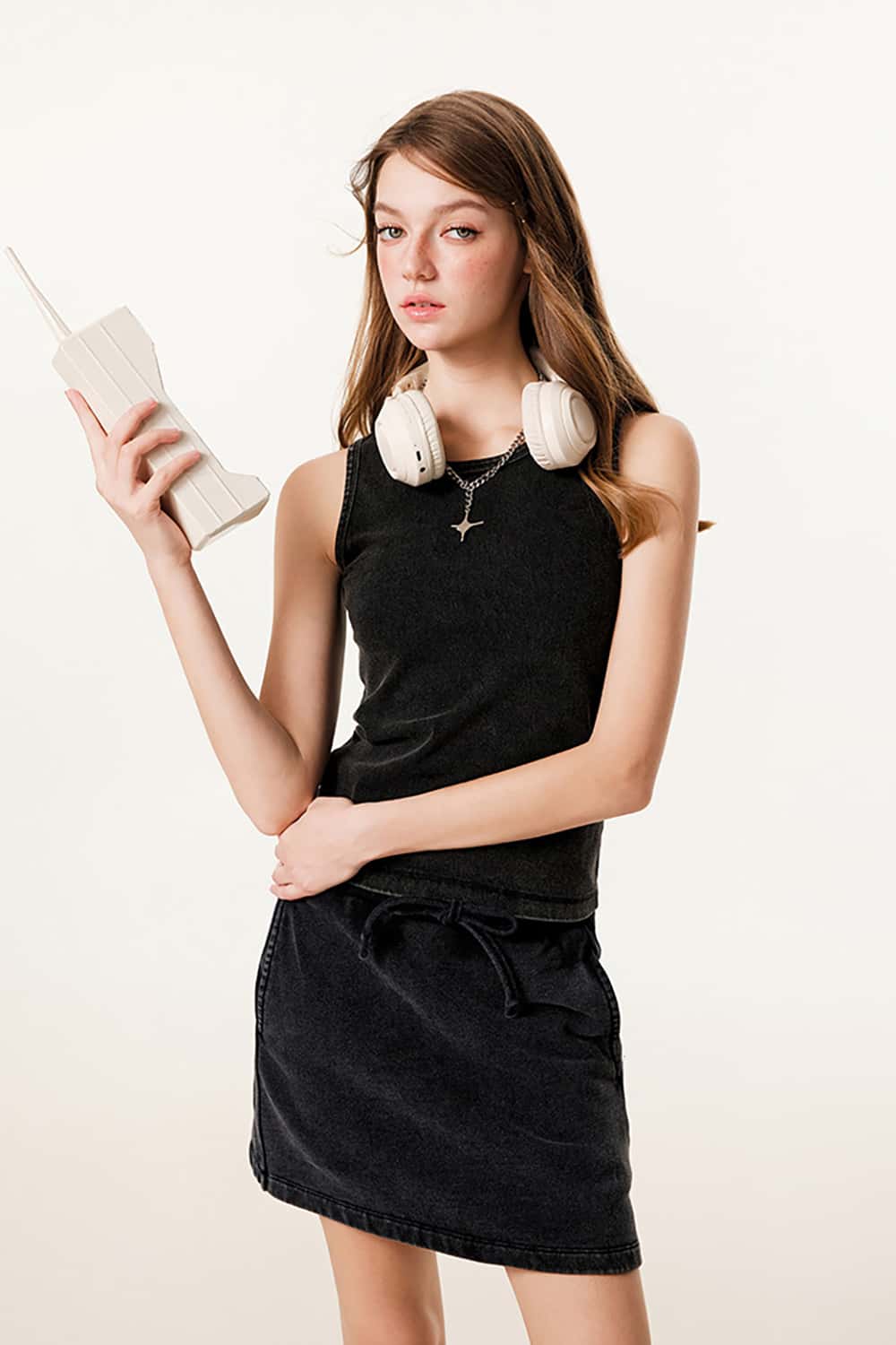 Sleek Slimming Sleeveless Tank Top for Layering or Outerwear