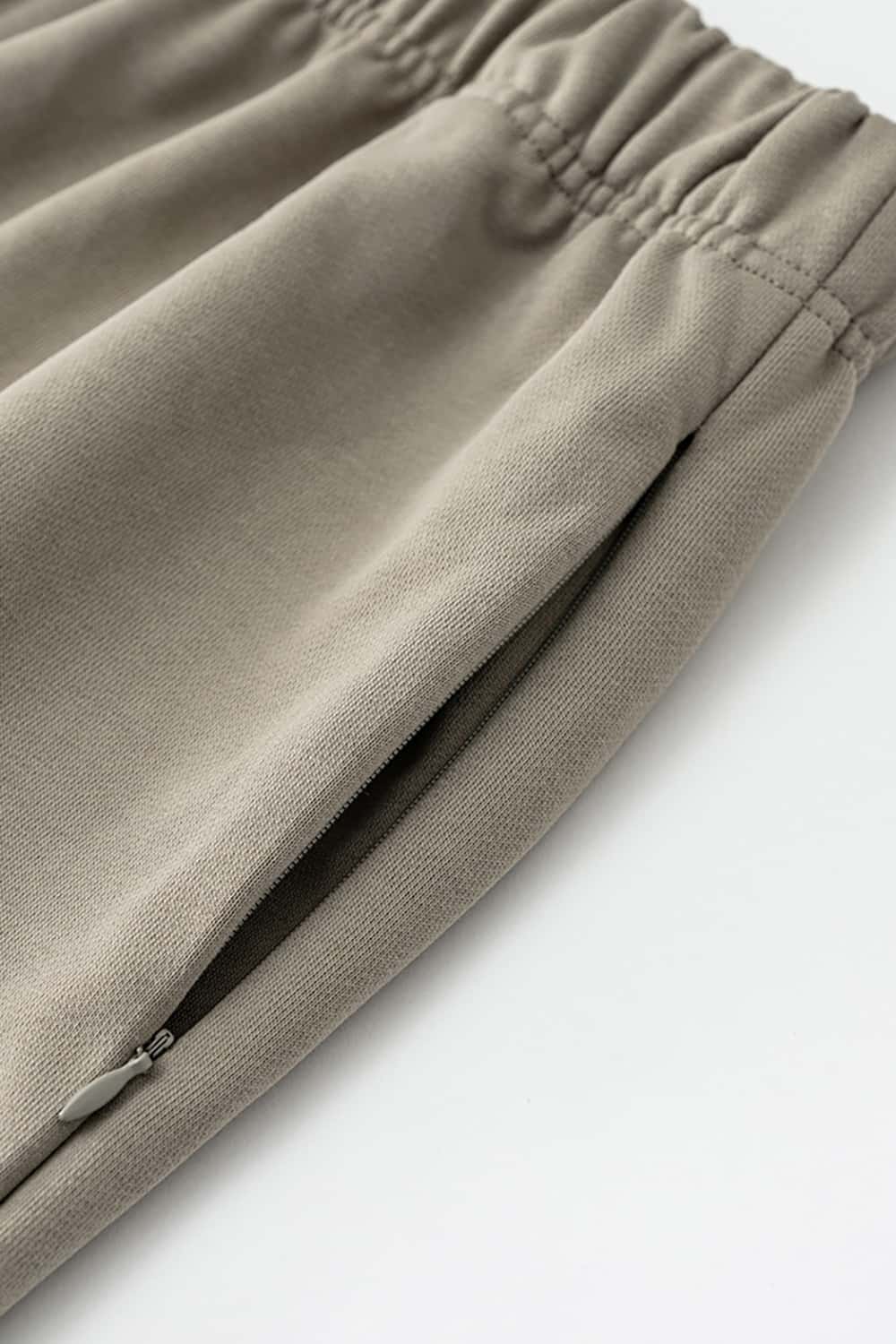 Heavyweight Solid Color Casual Sports Shorts with Zip Pockets