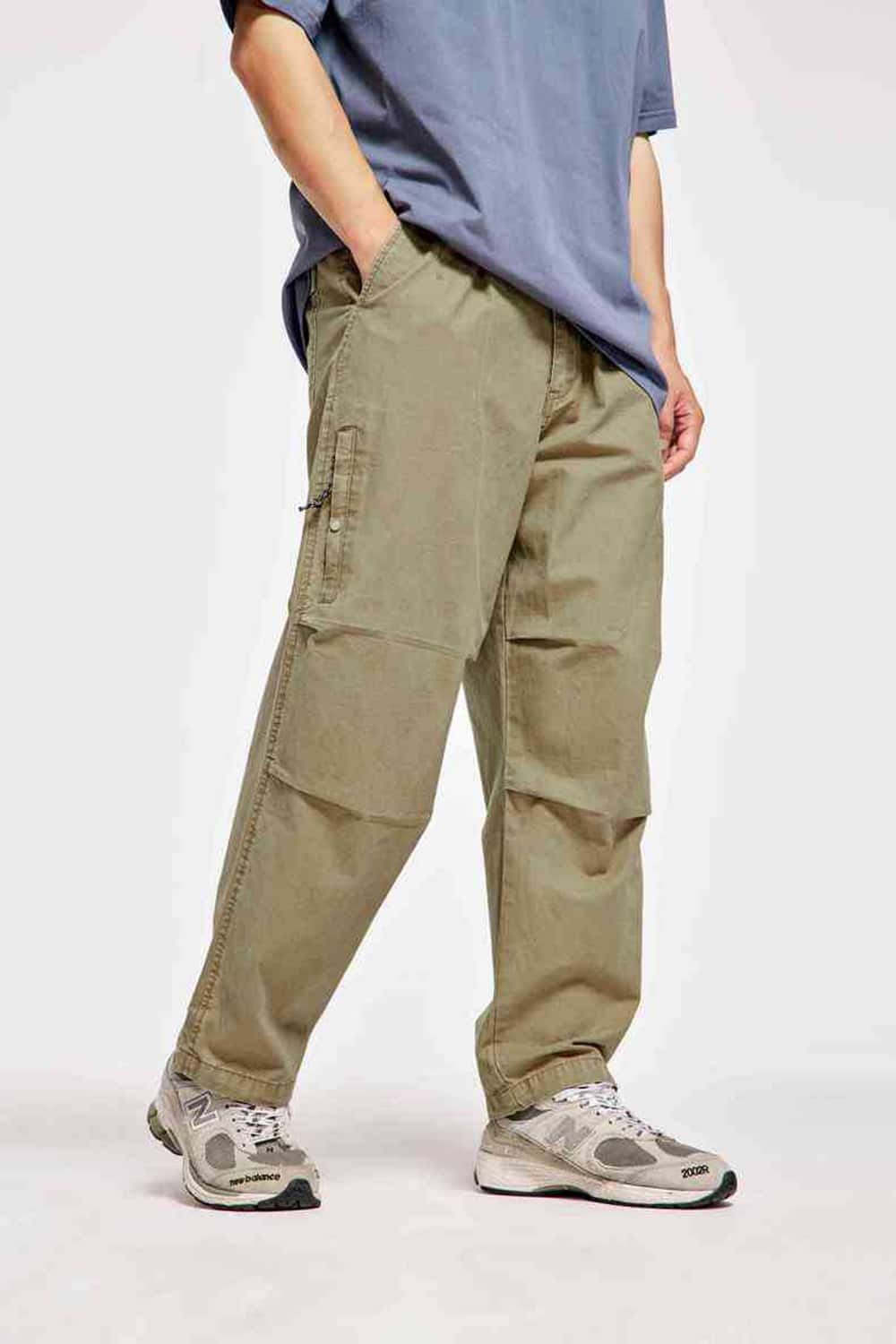 Multi-Pocket Pleated Straight-Leg Paratrooper Cargo Pants