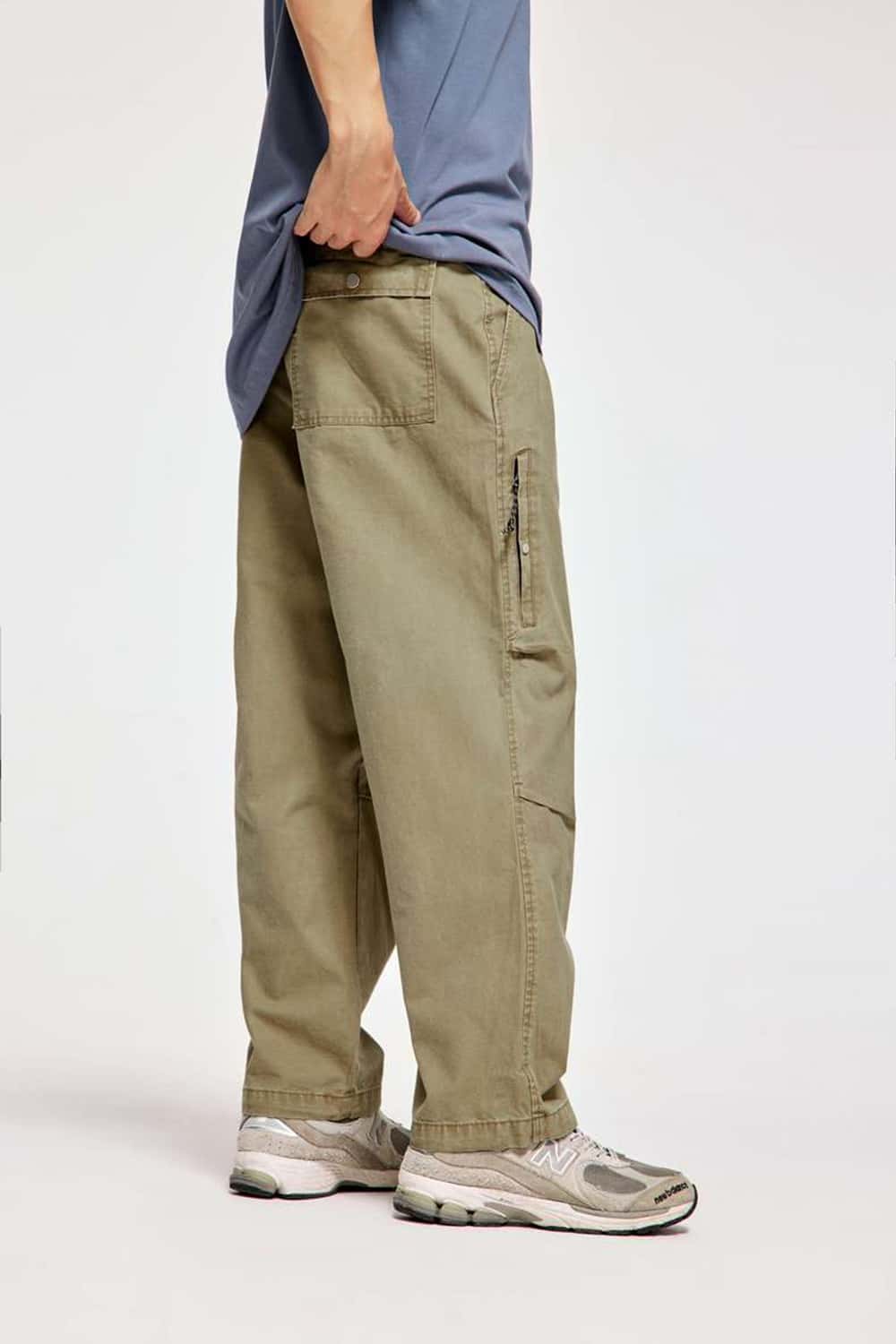 Multi-Pocket Pleated Straight-Leg Paratrooper Cargo Pants