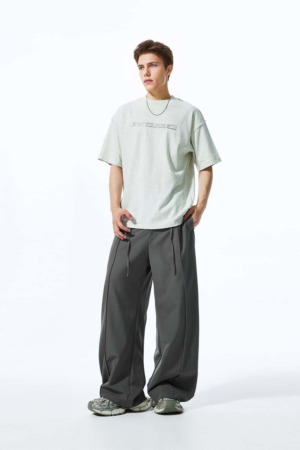 Curved Pleat Wide-Leg Cleanfit Workwear Trousers