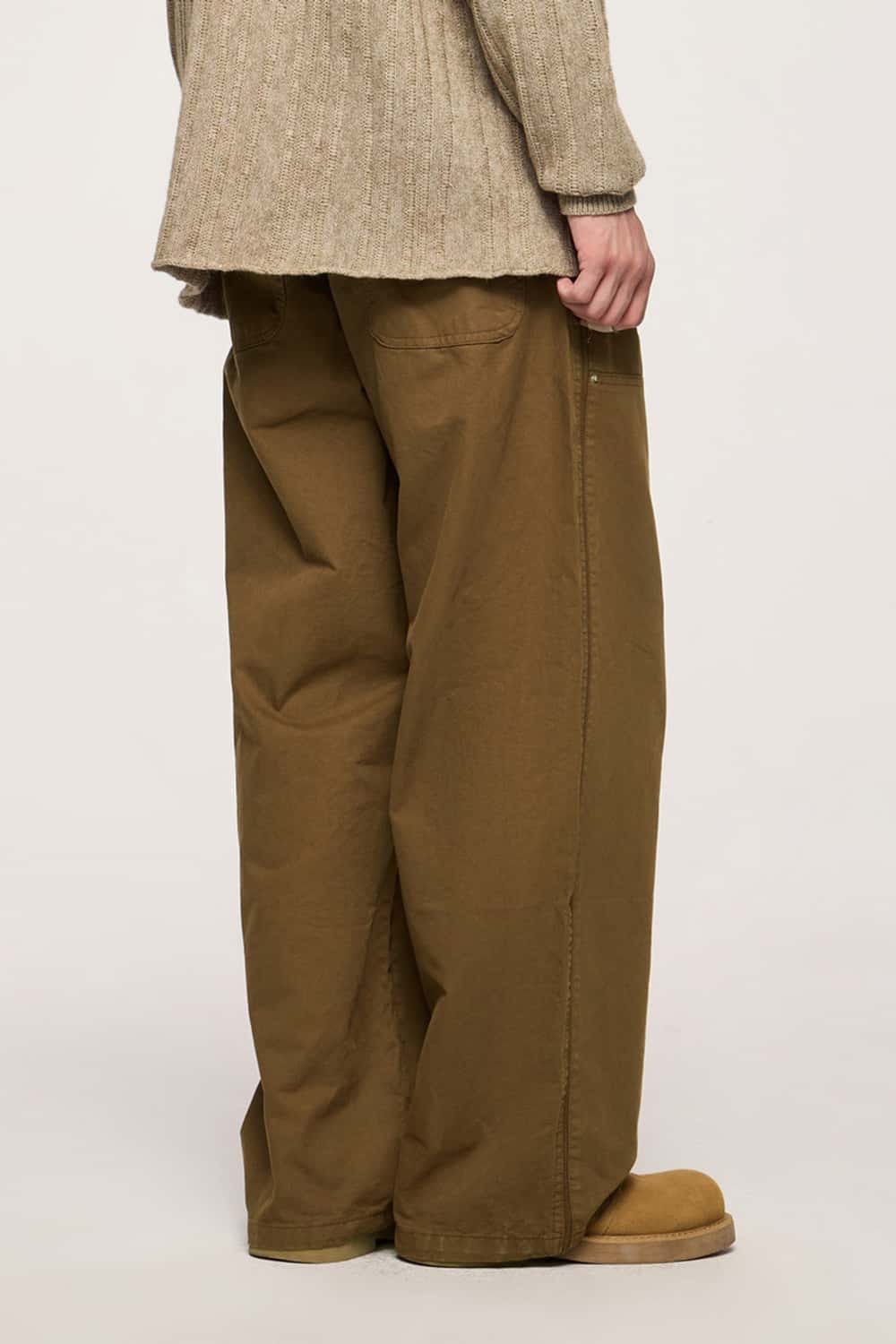#Color_Khaki