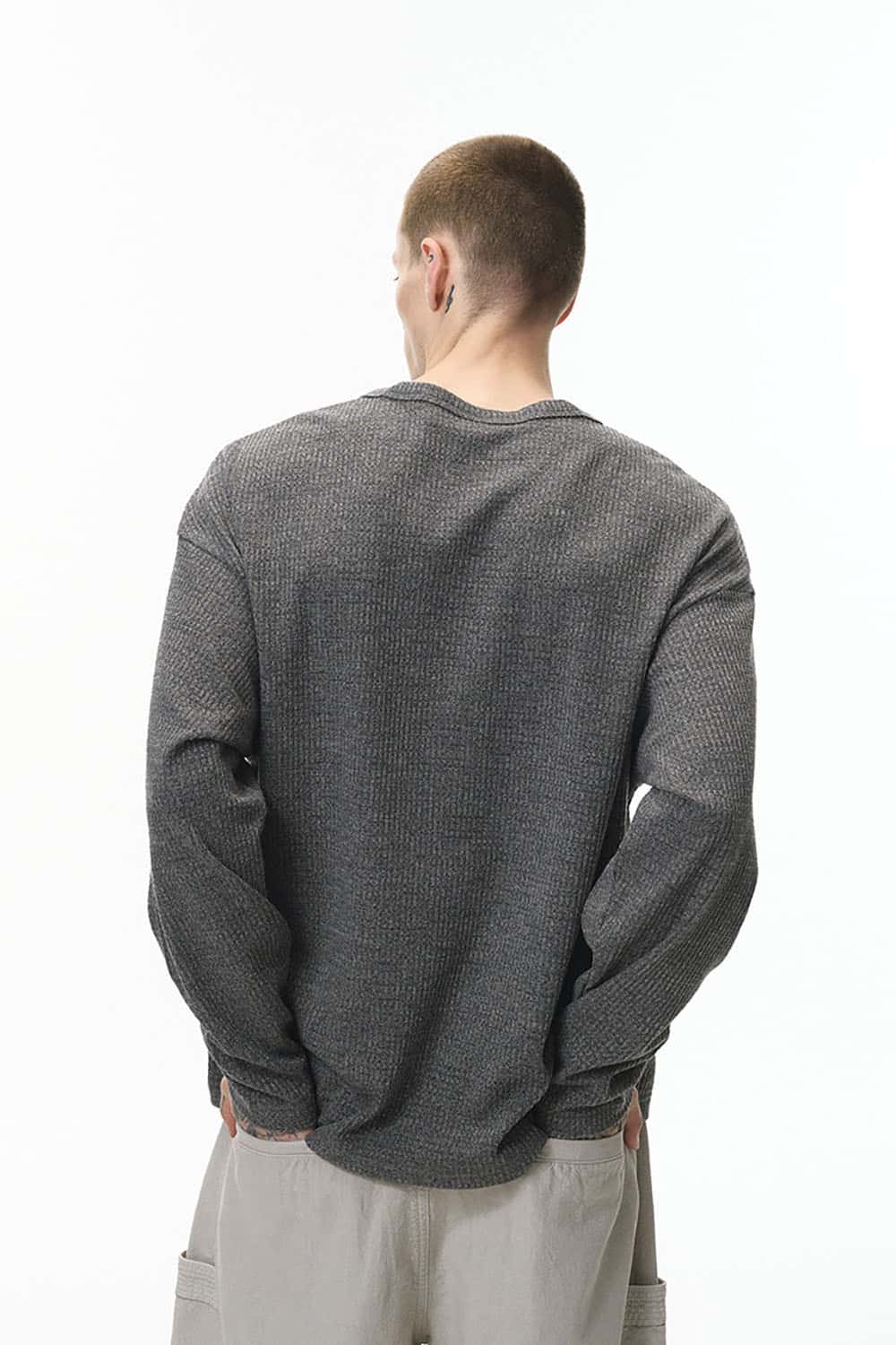 Waffle Knit V-Neck Long Sleeve T-Shirt _ Relaxed Fit Blended Fabric