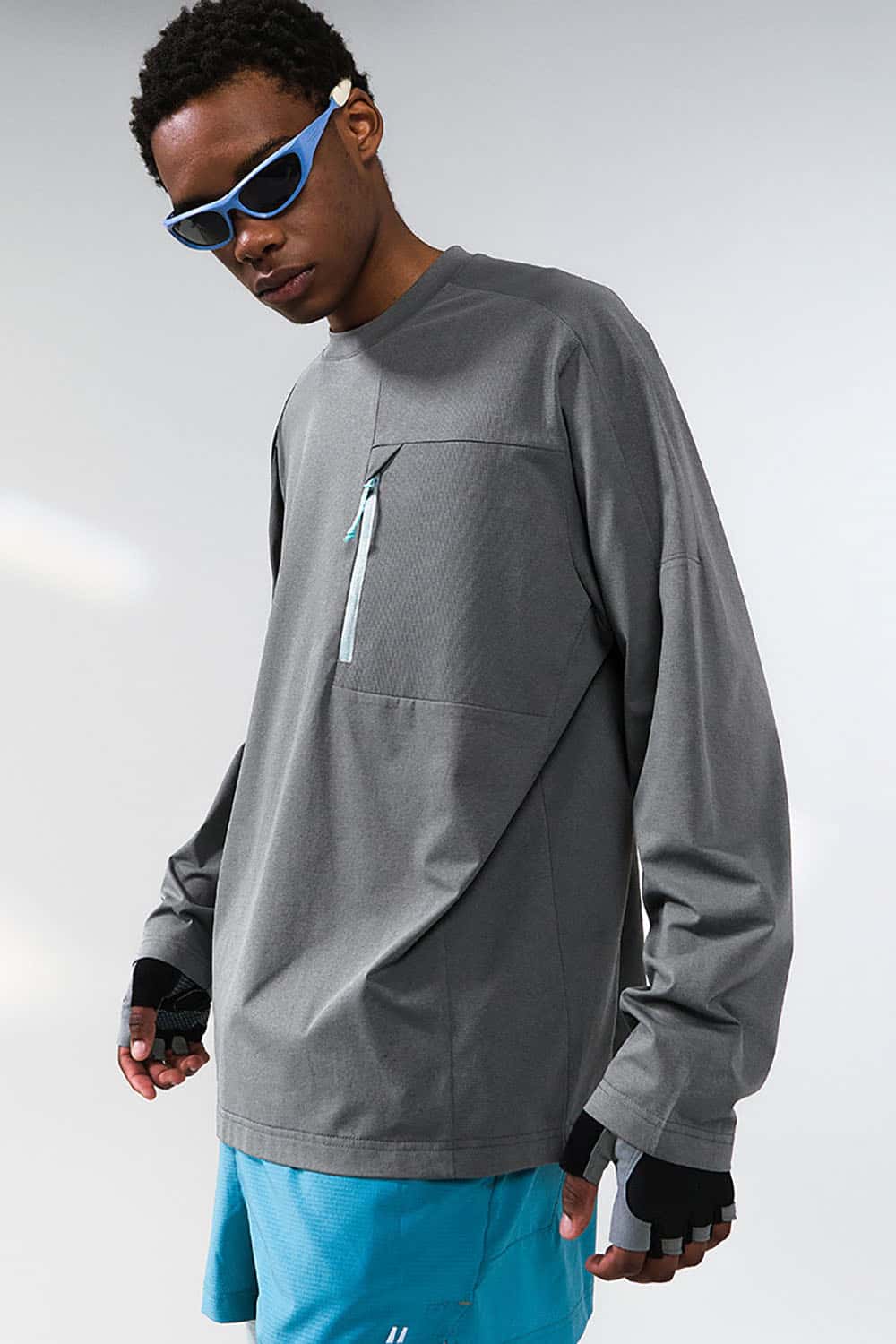 Zipper Pocket Long Sleeve Performance Tee _ Outdoor Quick-Dry Contrast Crewneck Base Layer