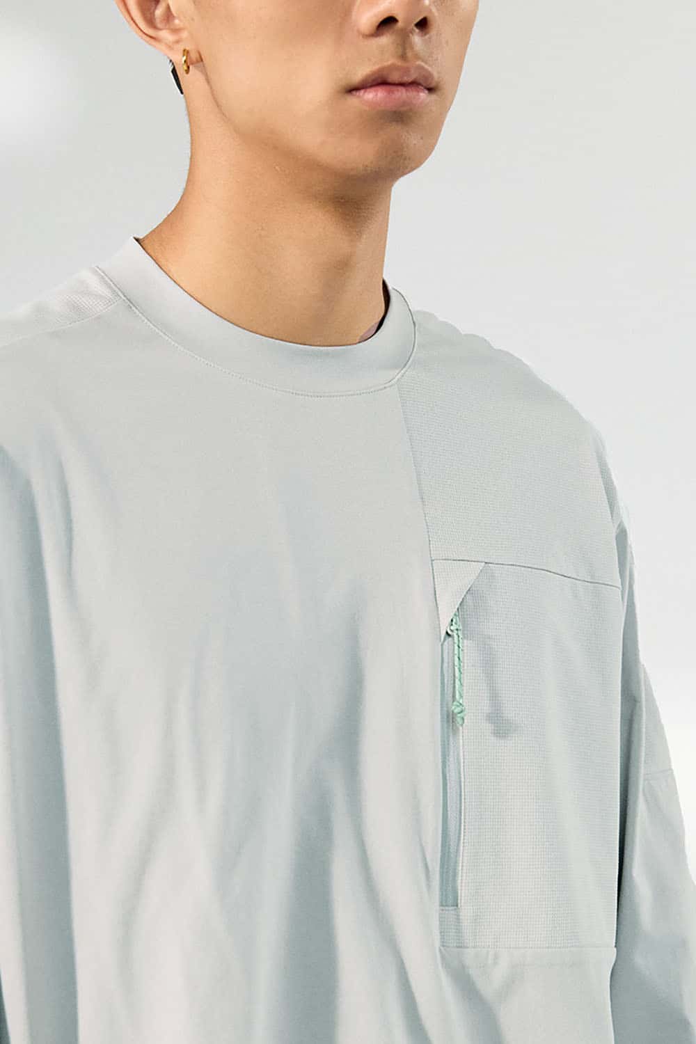 Zipper Pocket Long Sleeve Performance Tee _ Outdoor Quick-Dry Contrast Crewneck Base Layer