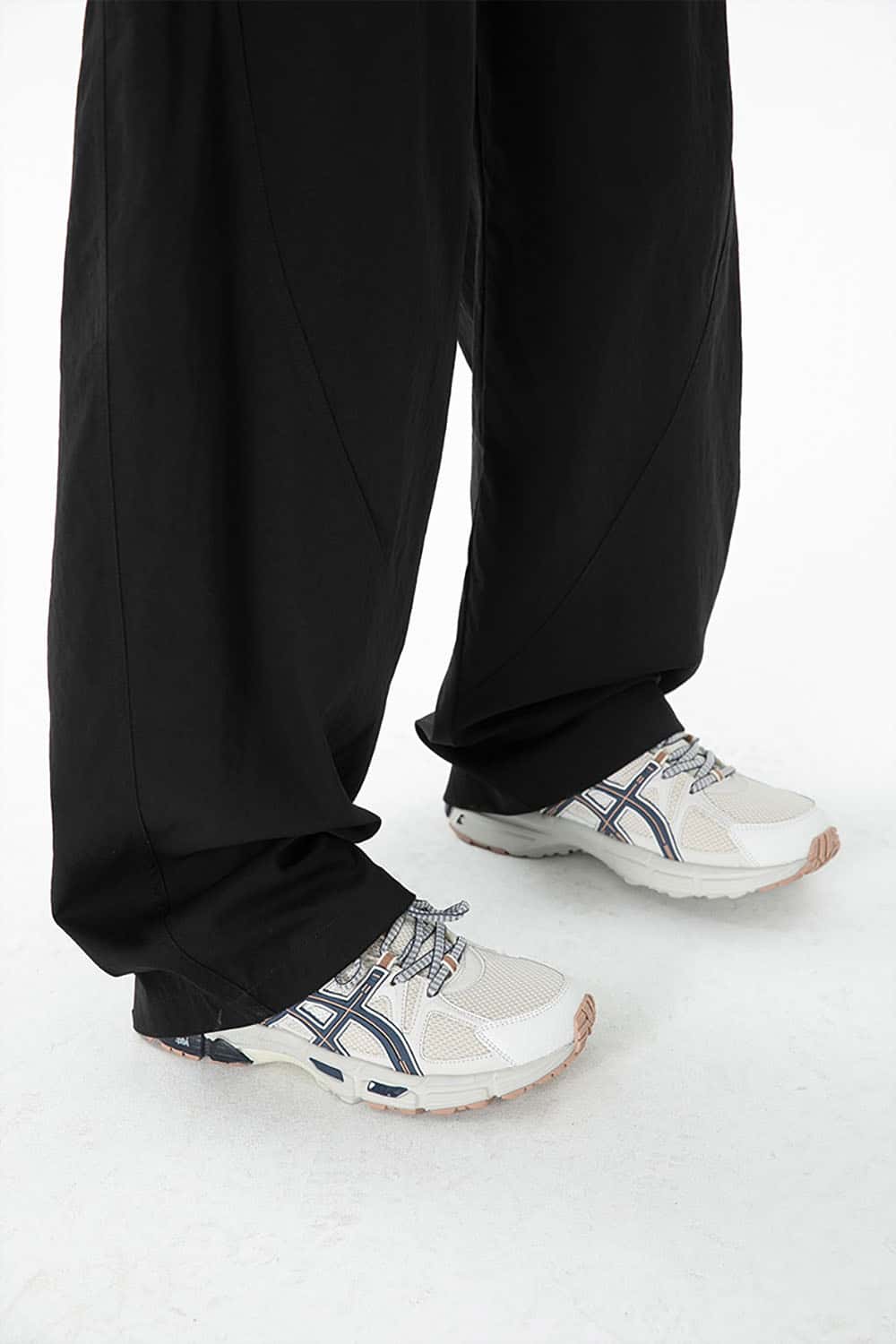 Wide-Leg Curved Seam Pleated Pants _ Solid Color Relaxed Fit Casual Trousers