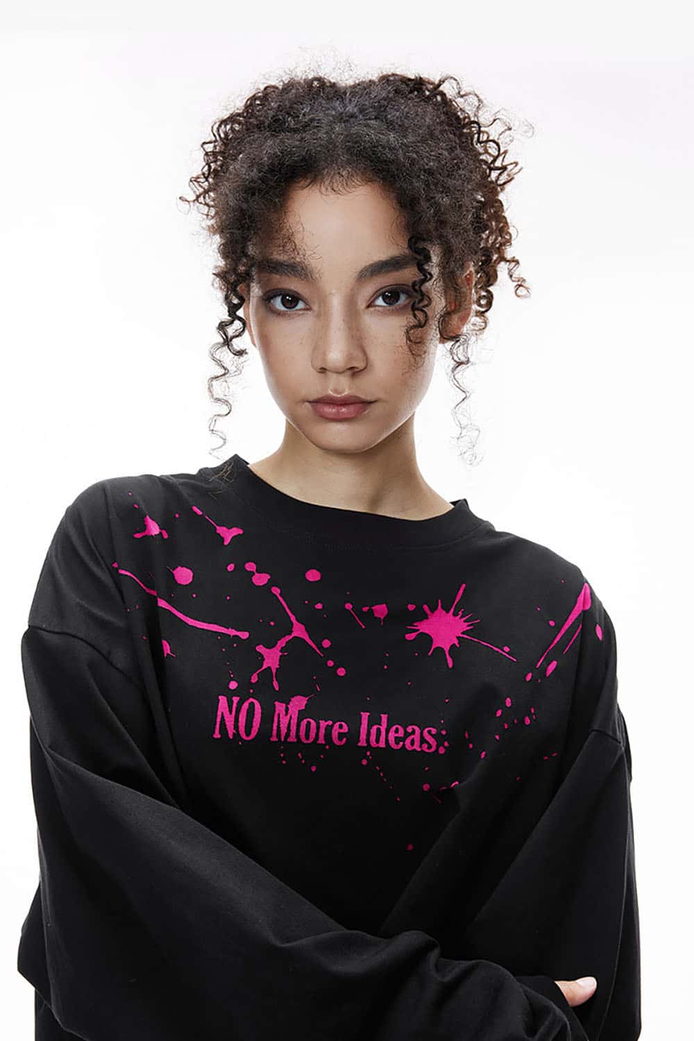 Reflective Paint-Splatter Long Sleeve Tee _ Sculpted Letter Print Color-Block Base Layer