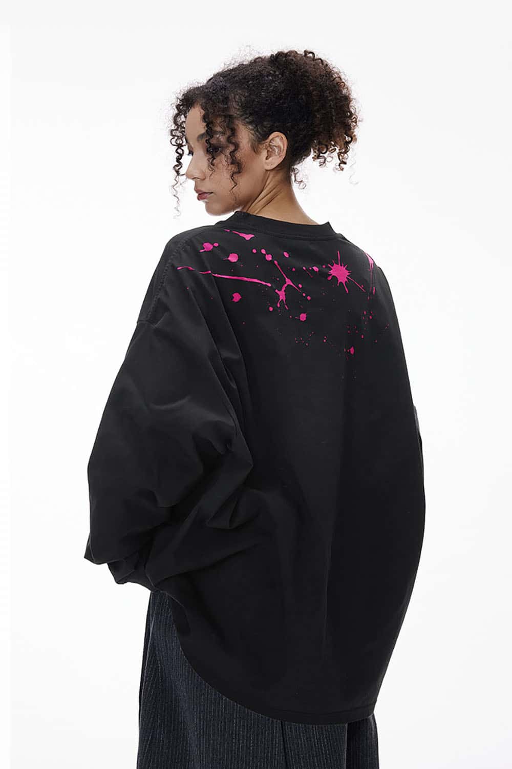 Reflective Paint-Splatter Long Sleeve Tee _ Sculpted Letter Print Color-Block Base Layer