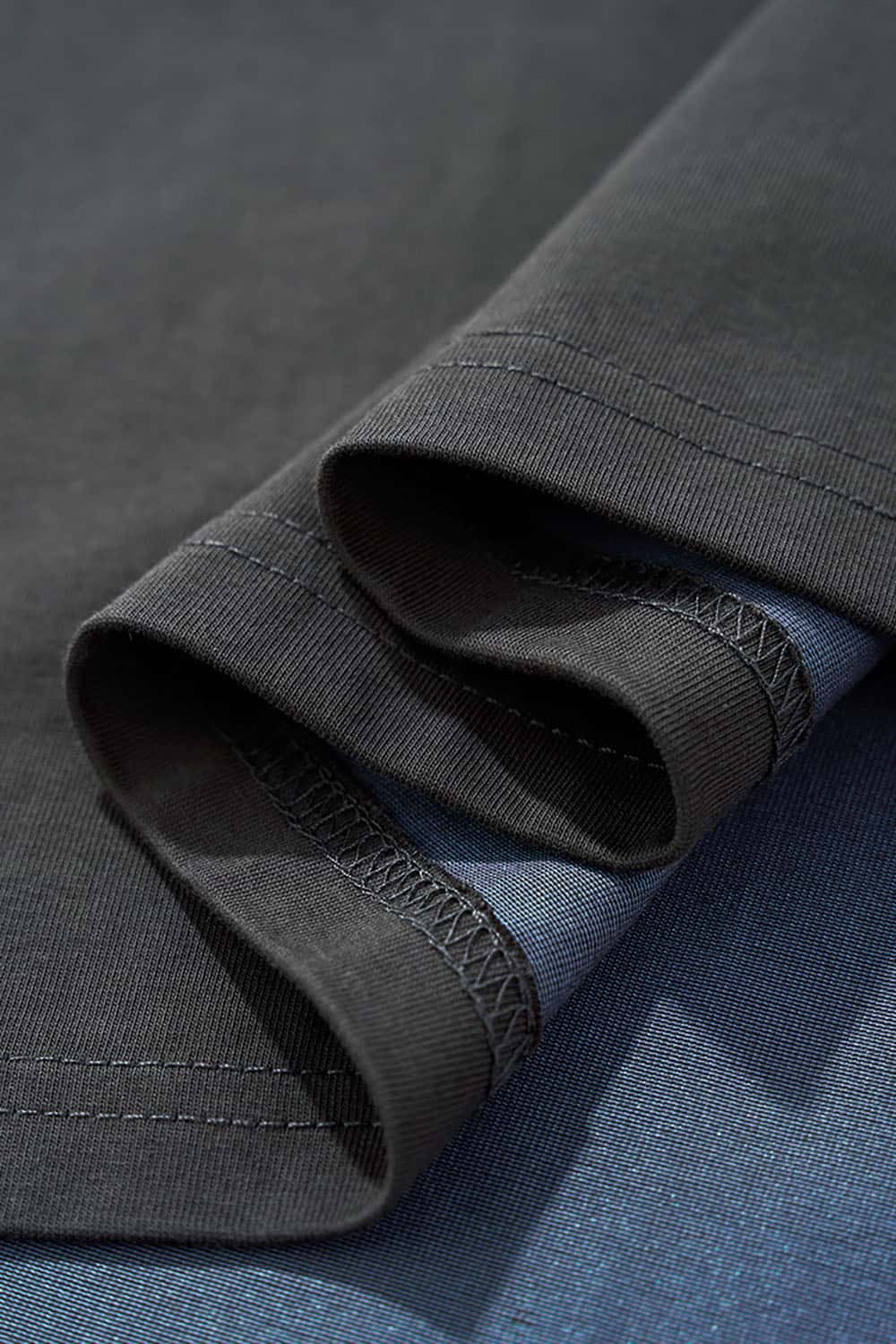 Reflective Paint-Splatter Long Sleeve Tee _ Sculpted Letter Print Color-Block Base Layer