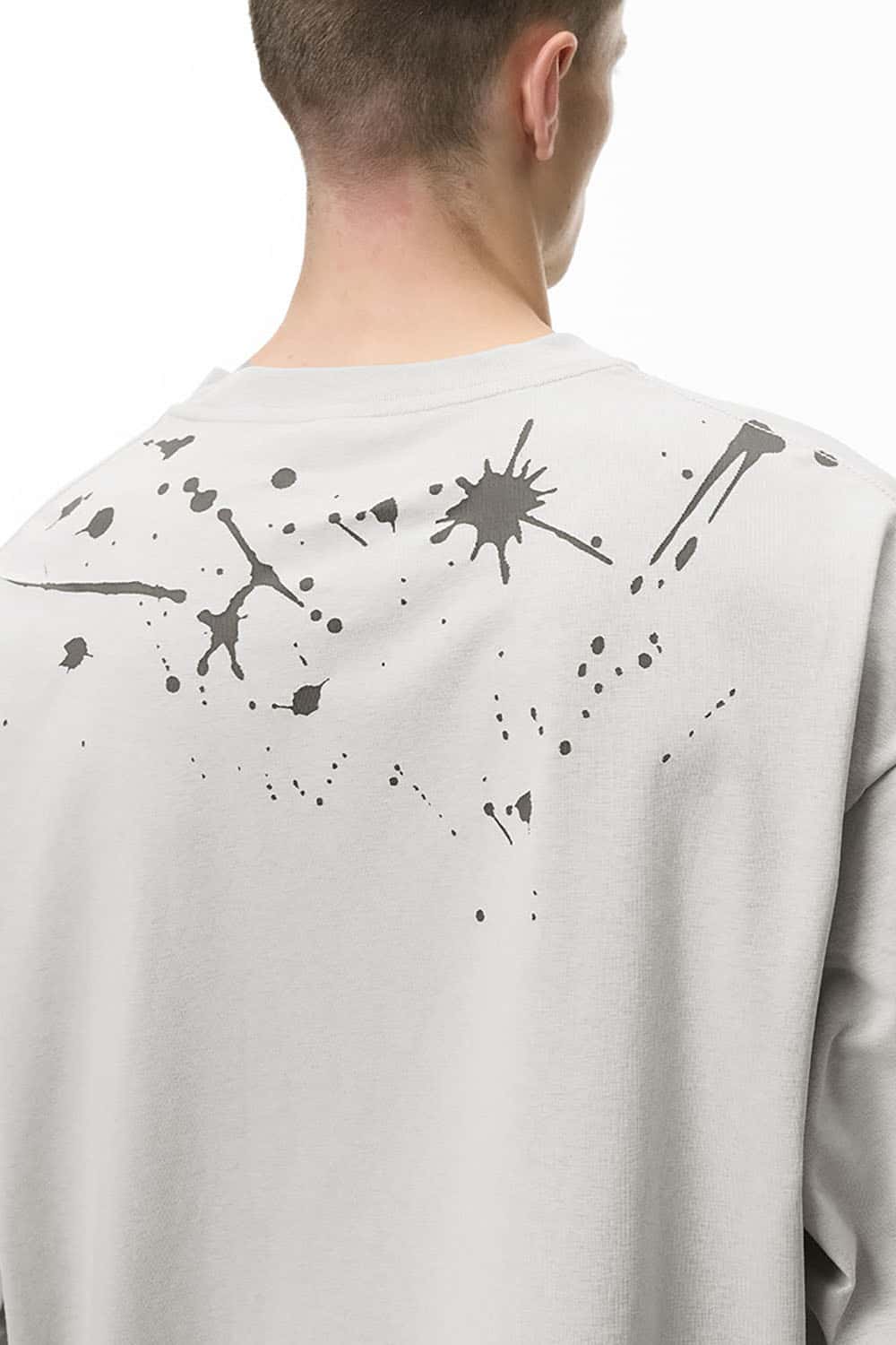Reflective Paint-Splatter Long Sleeve Tee _ Sculpted Letter Print Color-Block Base Layer