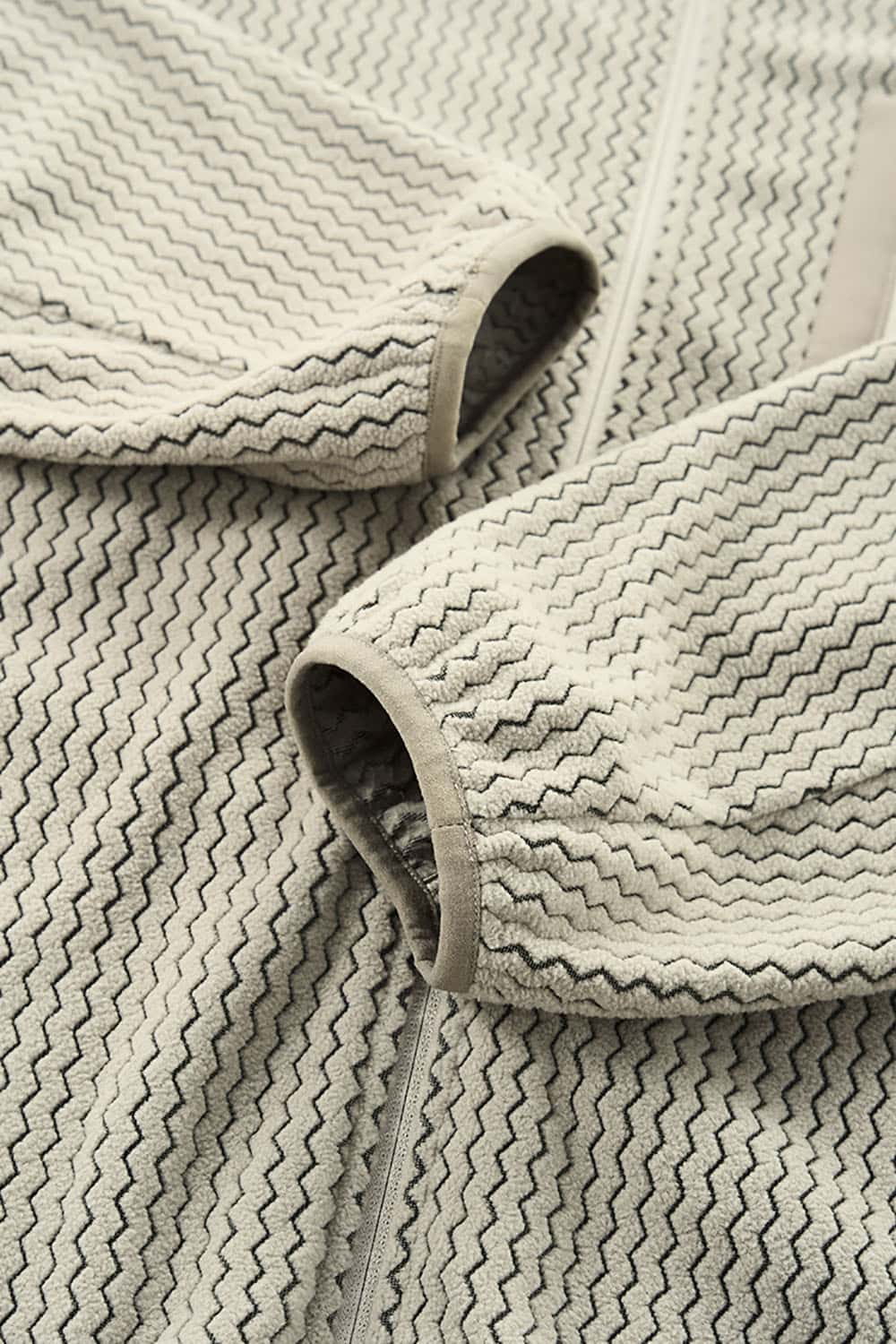 Wavy Texture Stand-Collar Zip Outdoor Jacket _ 280g Windproof Lightweight Fleece