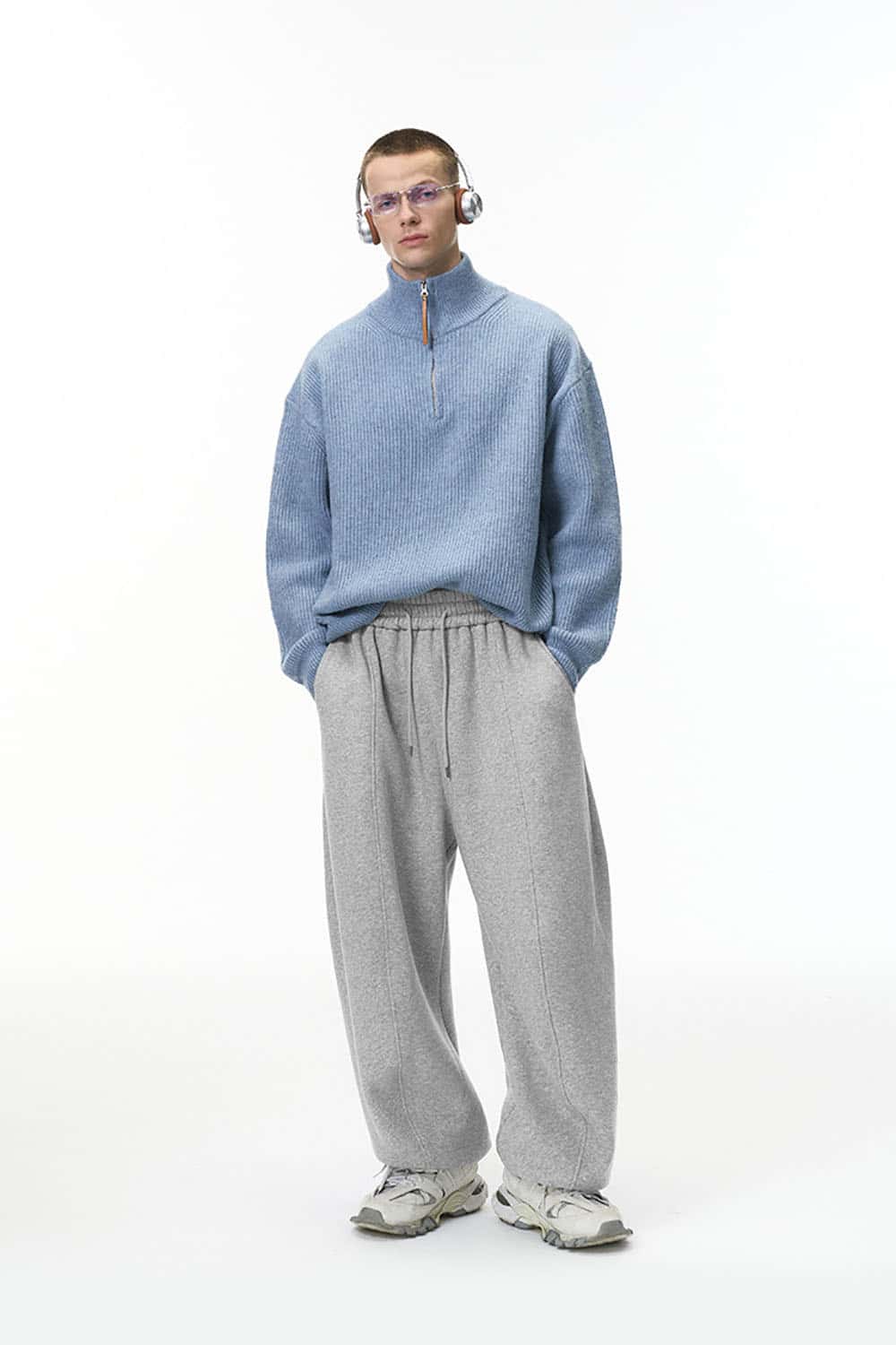 Blade Seam Cuffed Sweatpants _ 32s Fleece Wide-Leg Joggers with Tapered Ankles