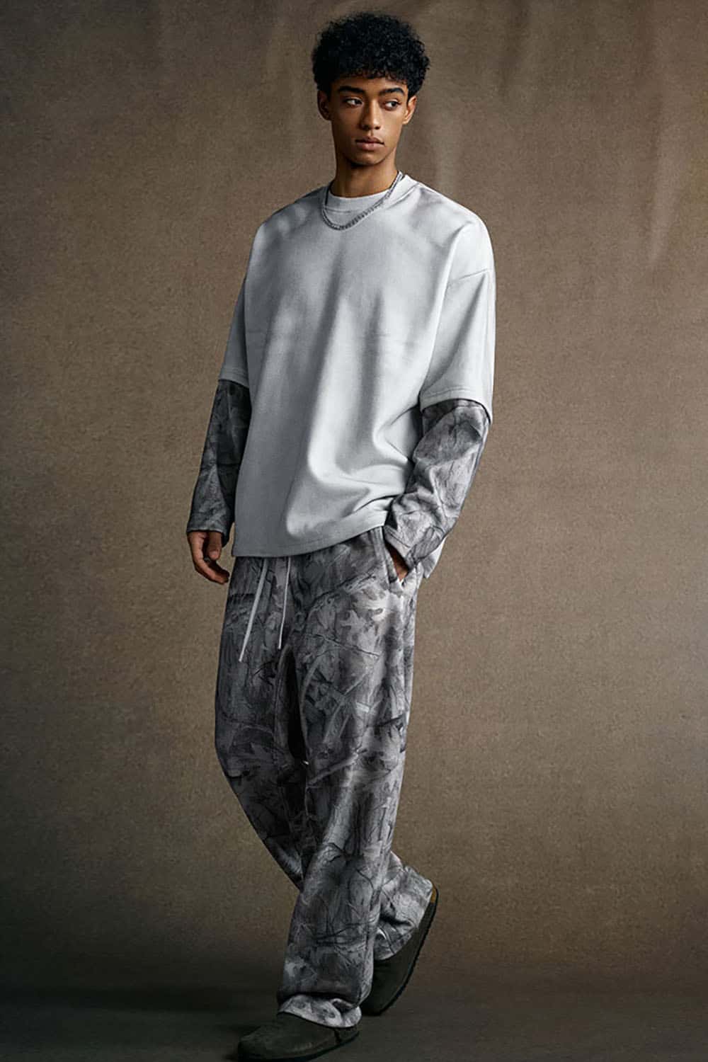Vintage Spray-Dyed Camo Contrast Long Sleeve T-Shirt _ Loose Fit Fake Two-Piece Top