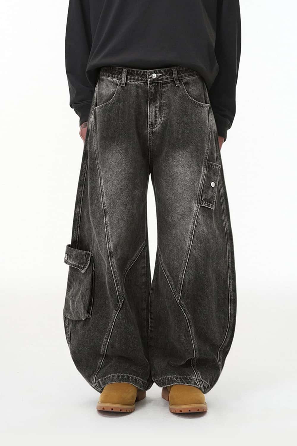Irregular-Cut Curved-Seam Jeans - Black