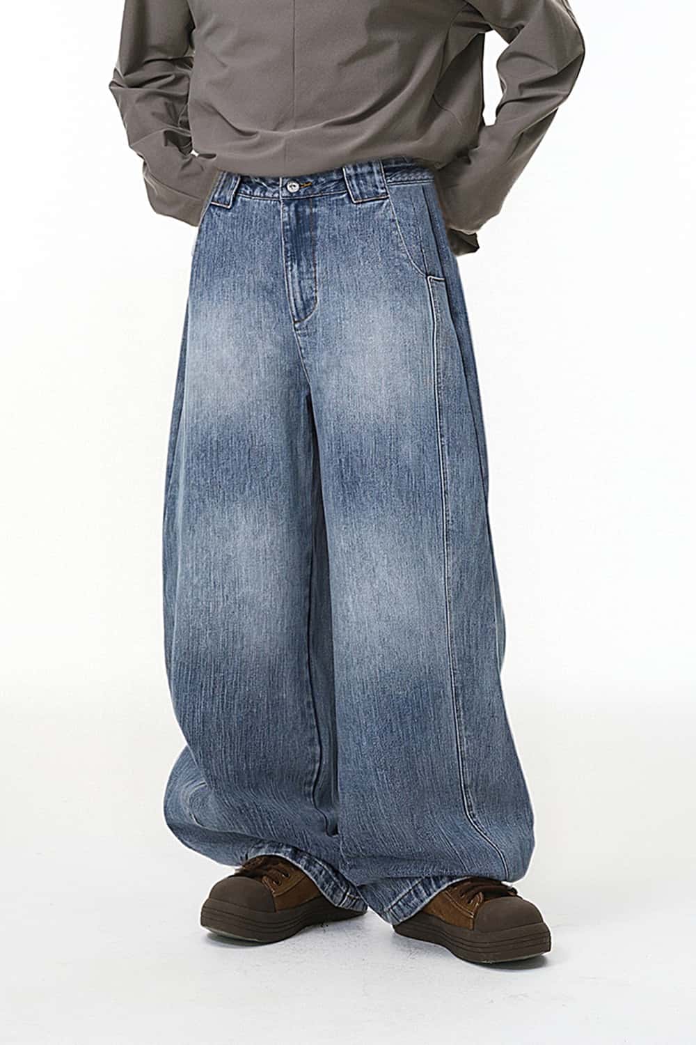 Curved Seam Distressed Denim Jeans - Blue