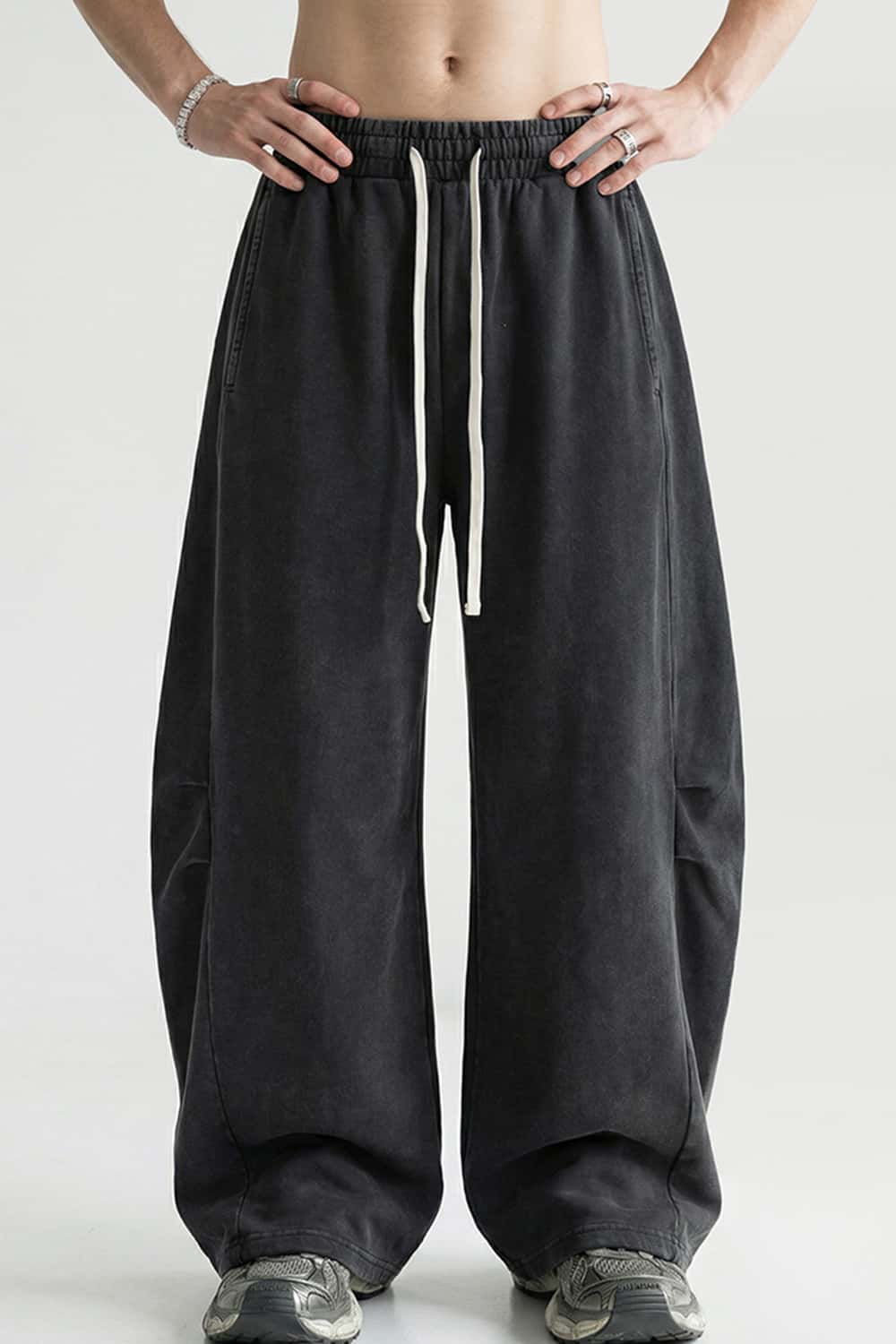Snow-Wash Barrel Pants - Vintage Black