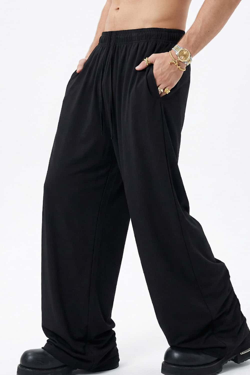 High-Stretch Relaxed Straight-Leg Trouser - Black