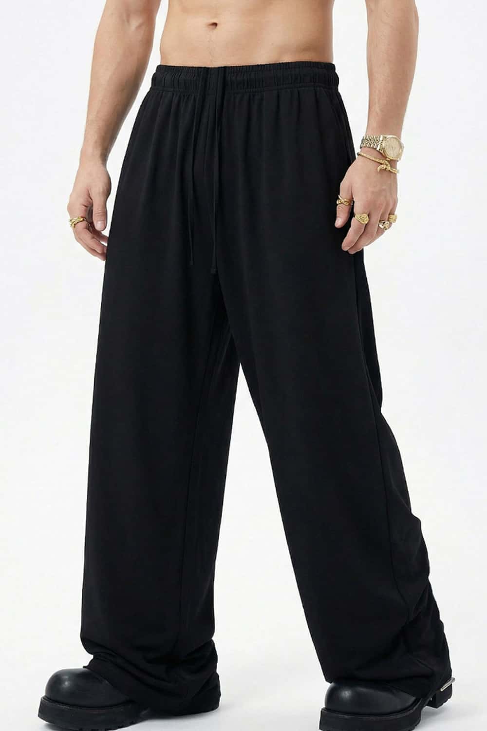 High-Stretch Relaxed Straight-Leg Trouser - Black