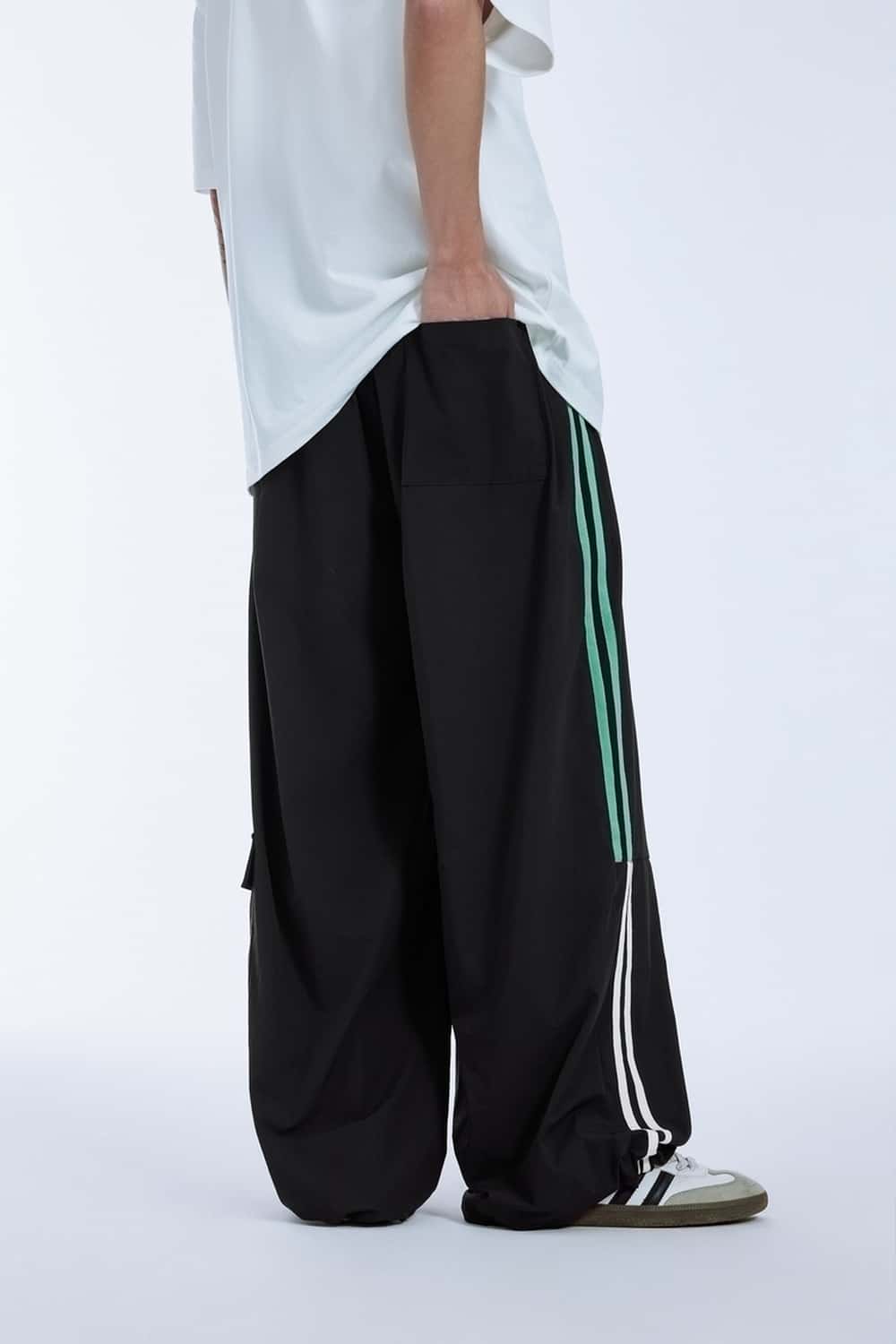 Side-Stripe Wide-Leg Cargo Pants - Black