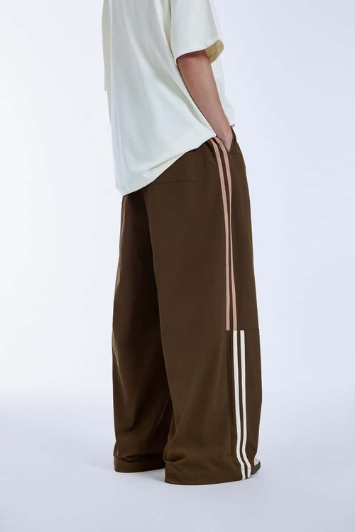 Side-Stripe Wide-Leg Cargo Pants - Coffee