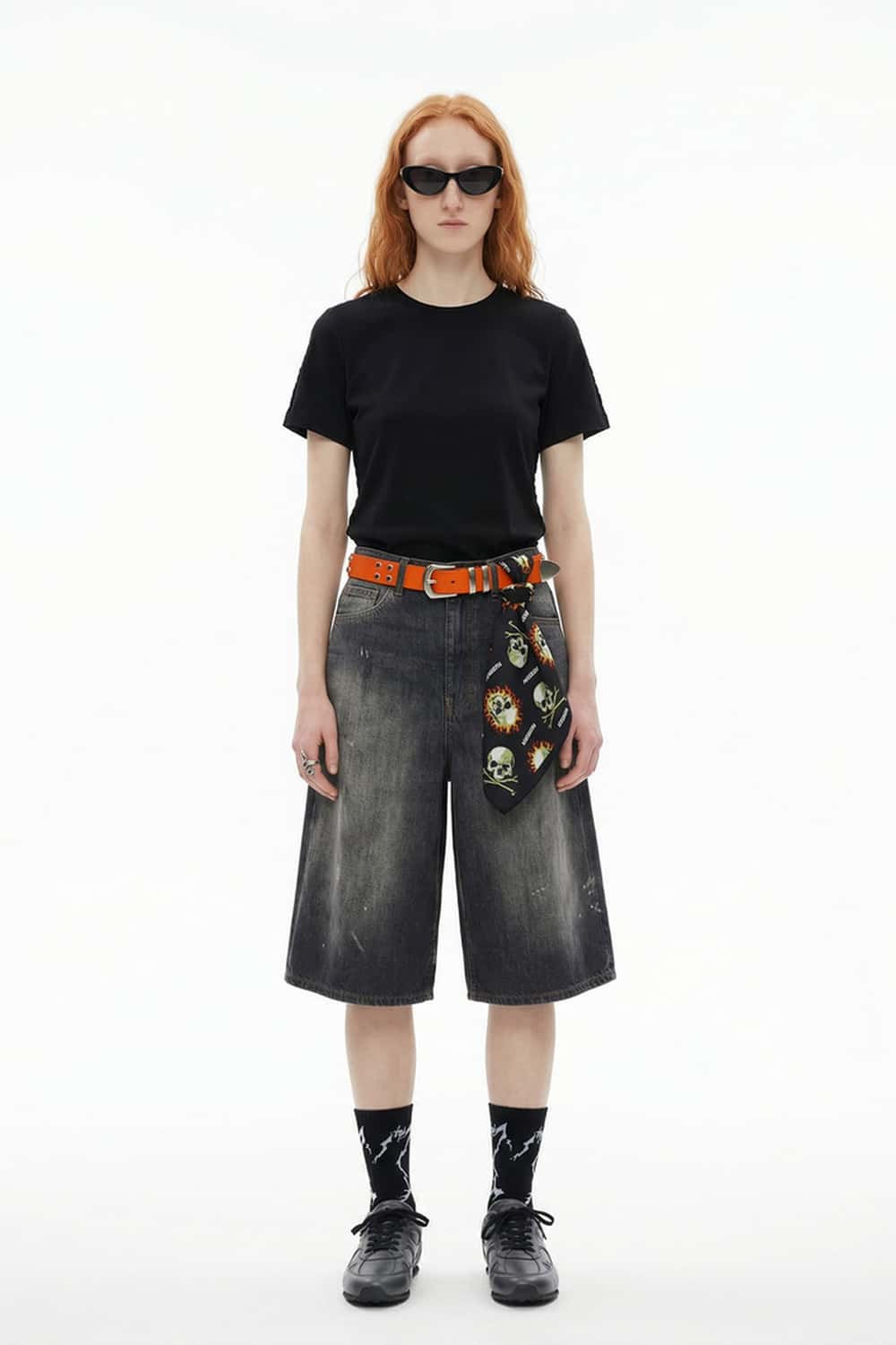 Side Embroidered Slim Fit Tee - Black
