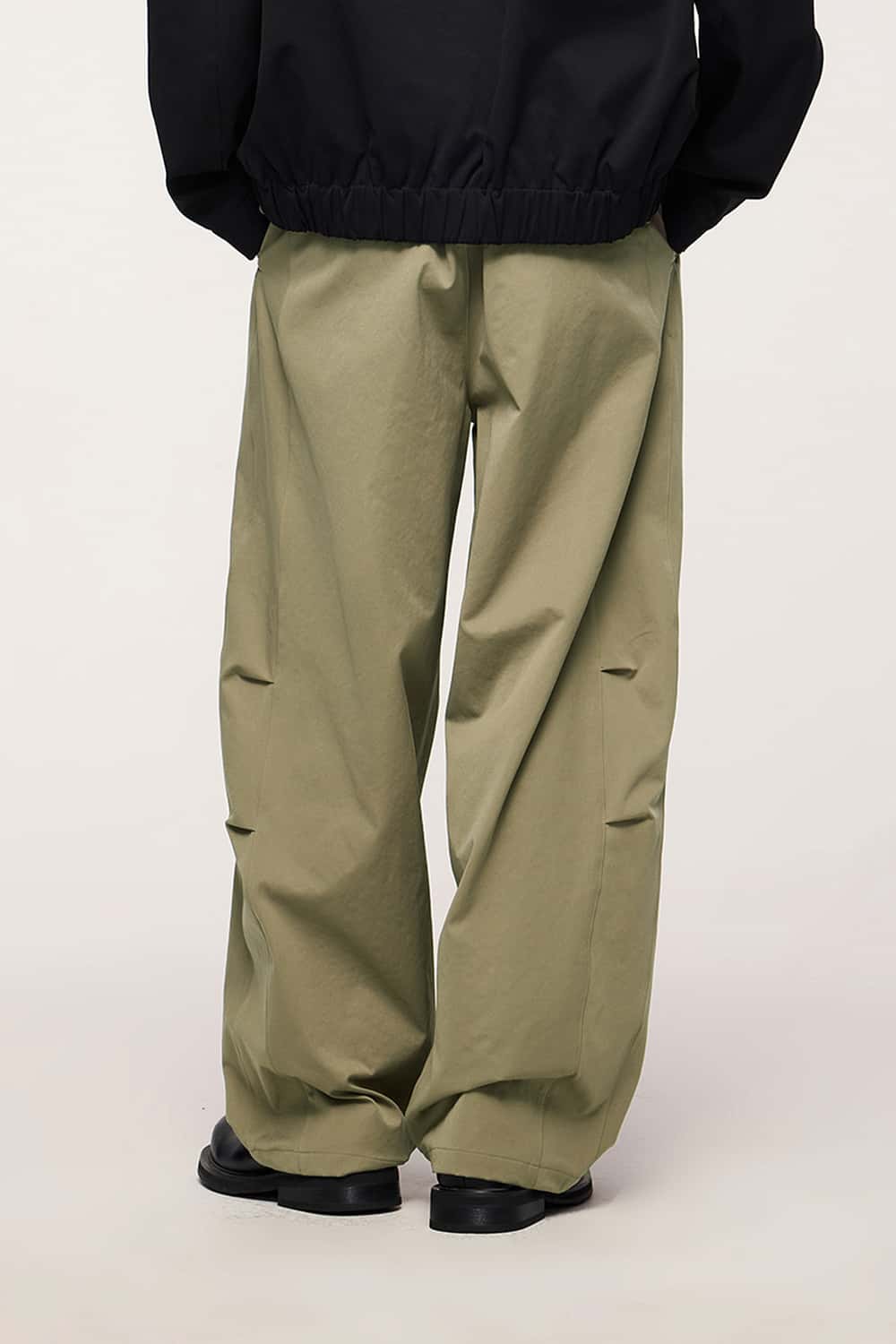 Pleated Curved Utility Pants - Green