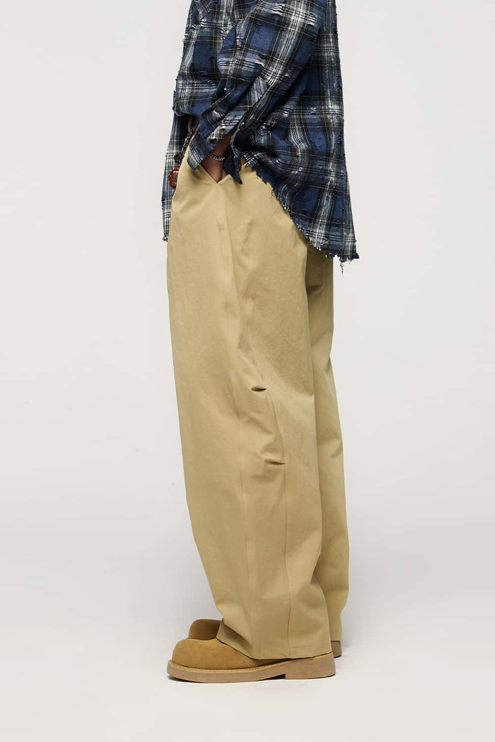 Pleated Curved Utility Pants - Khaki