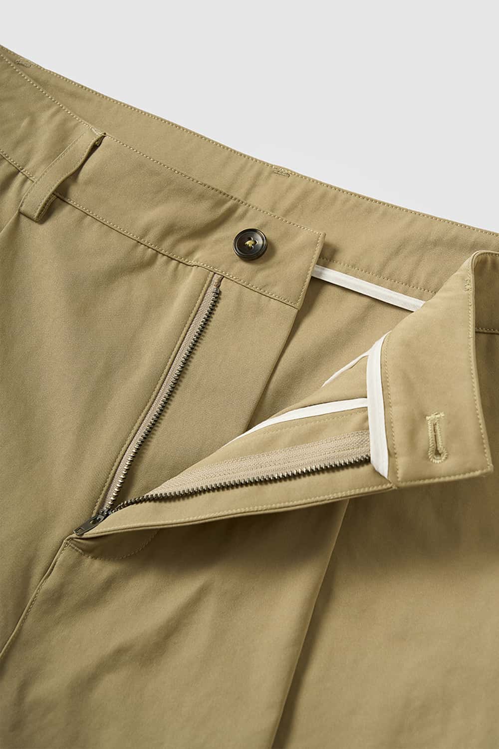 Pleated Curved Utility Pants - Khaki
