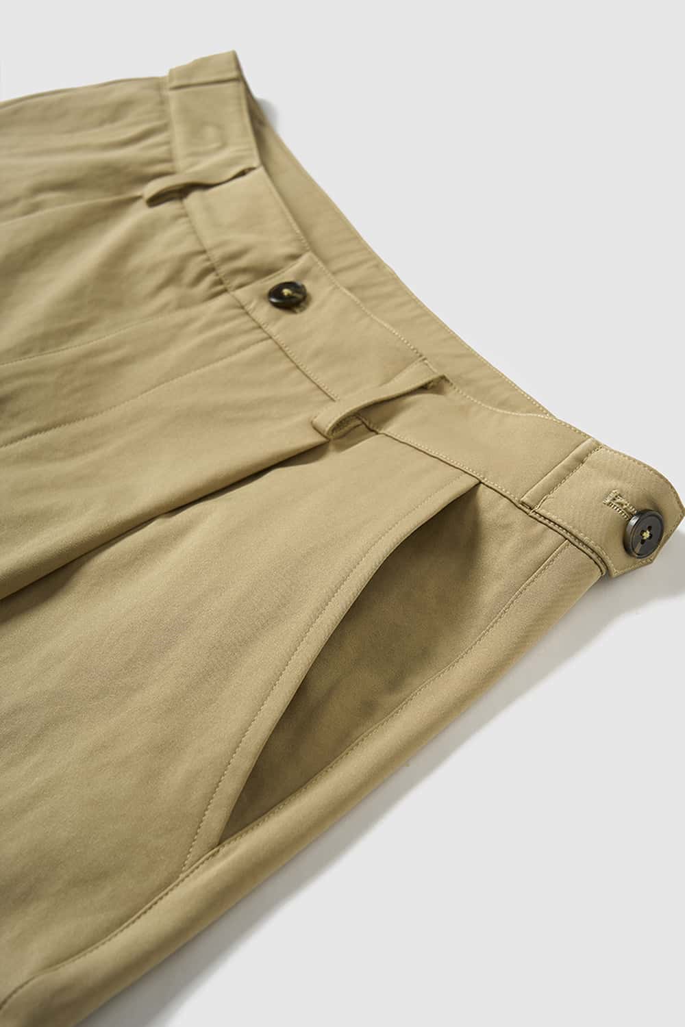 Pleated Curved Utility Pants - Khaki