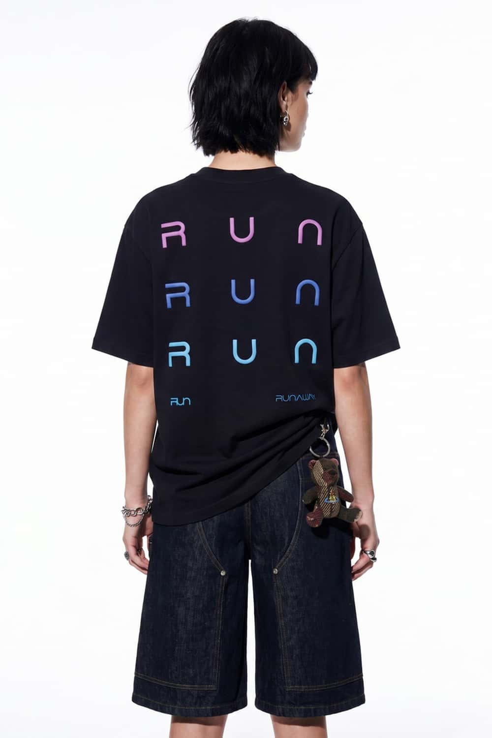 Gradient Letter Graphic T-Shirt - Black