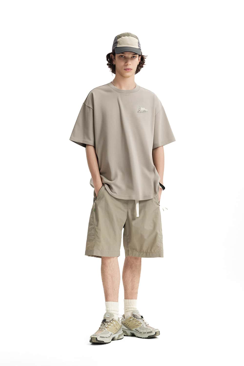 Cool-Touch Graphic Oversized T-Shirt - Gray