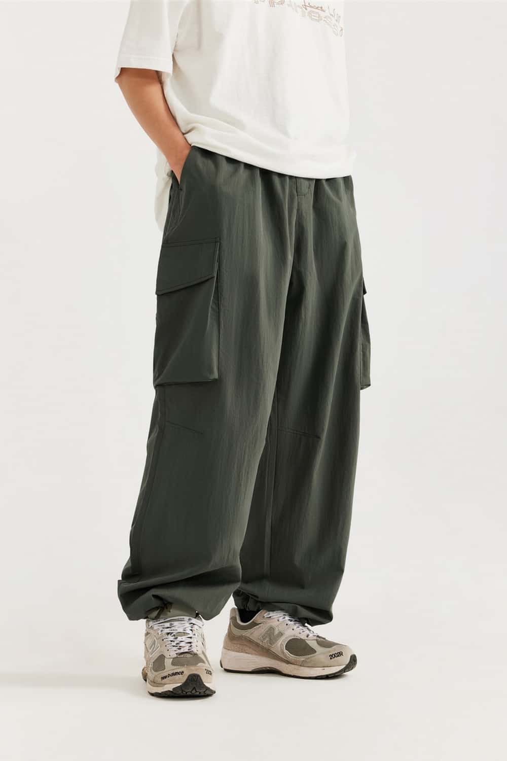 Crinkled Cargo Straight-Leg Pants - Military Green