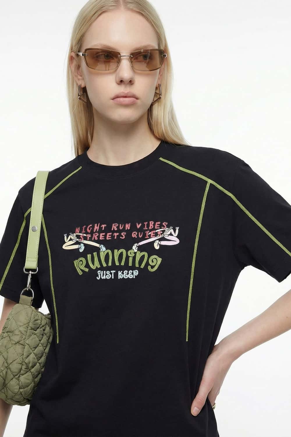 Running Graphic Contrast-Seam T-Shirt - Black