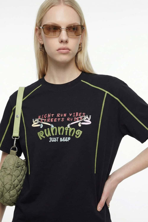 Running Graphic Contrast-Seam T-Shirt - Black