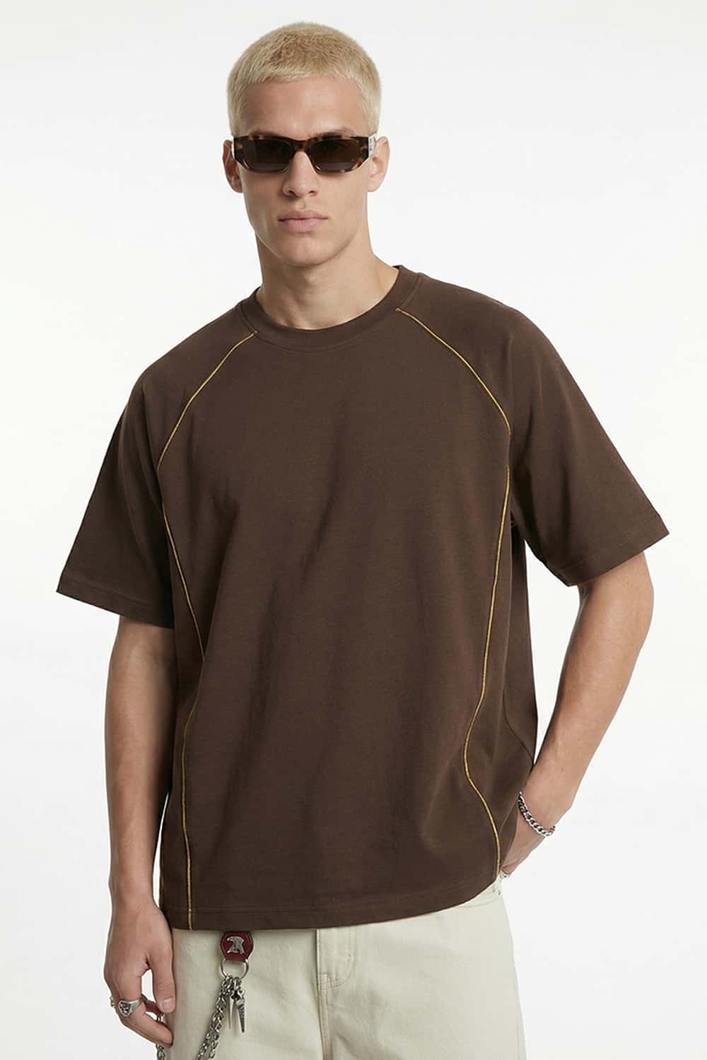 Contrast-Seam Stretch T-Shirt - Brown