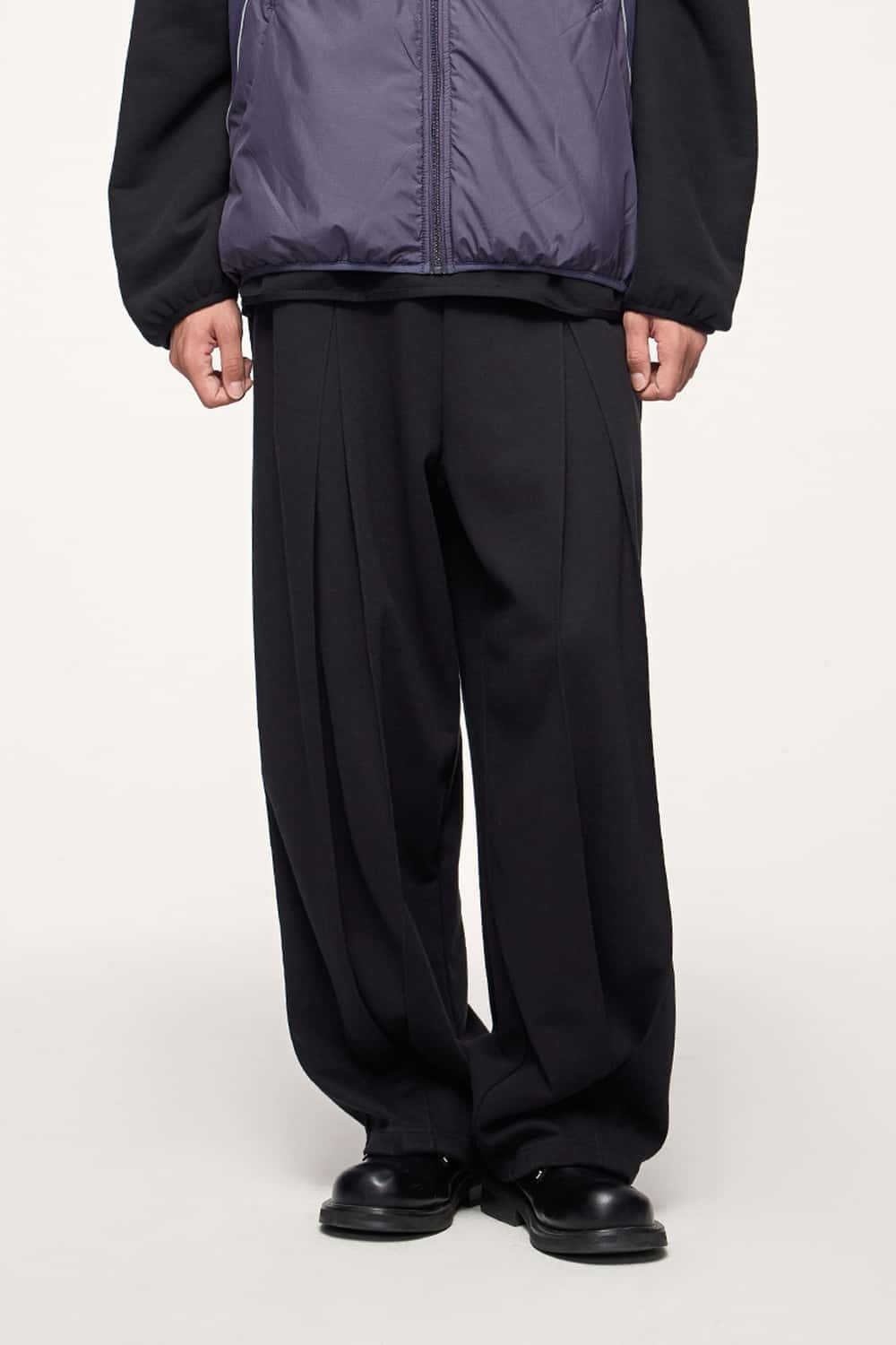 Pleated Wide-Leg Sweatpants - Active Black